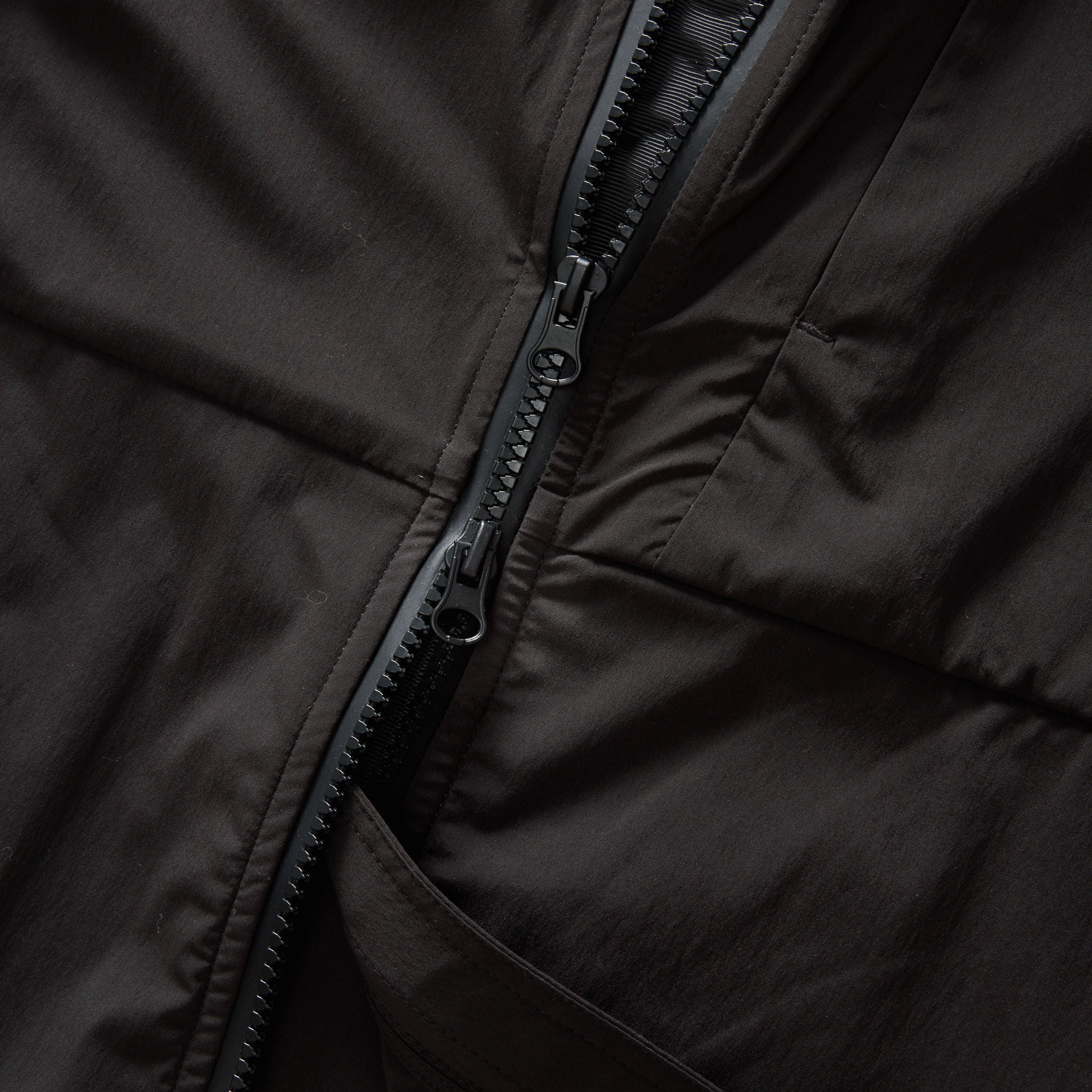 The Ridgeline Jacket in Coal - Image 10