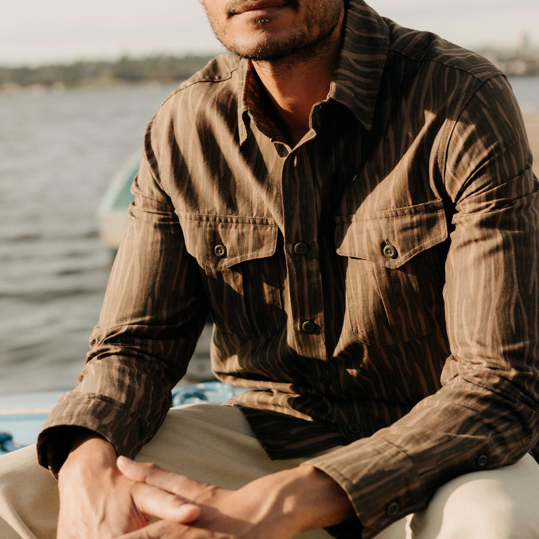 The Saddler Shirt in Bark Print Broken Twill - Image 5