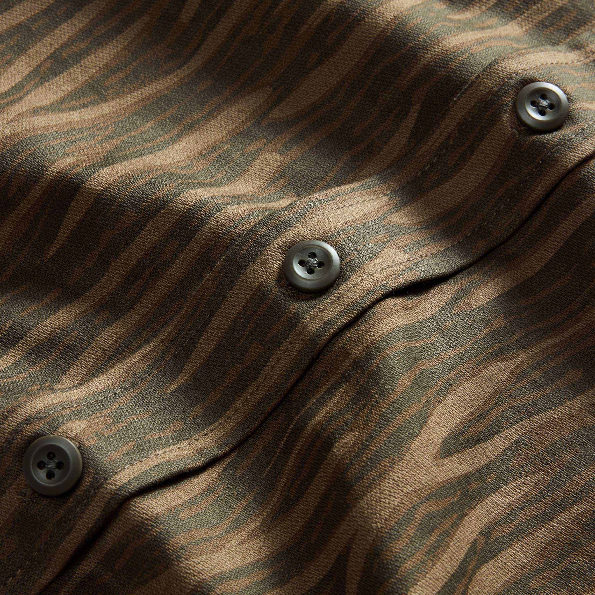 The Saddler Shirt in Bark Print Broken Twill - Image 8