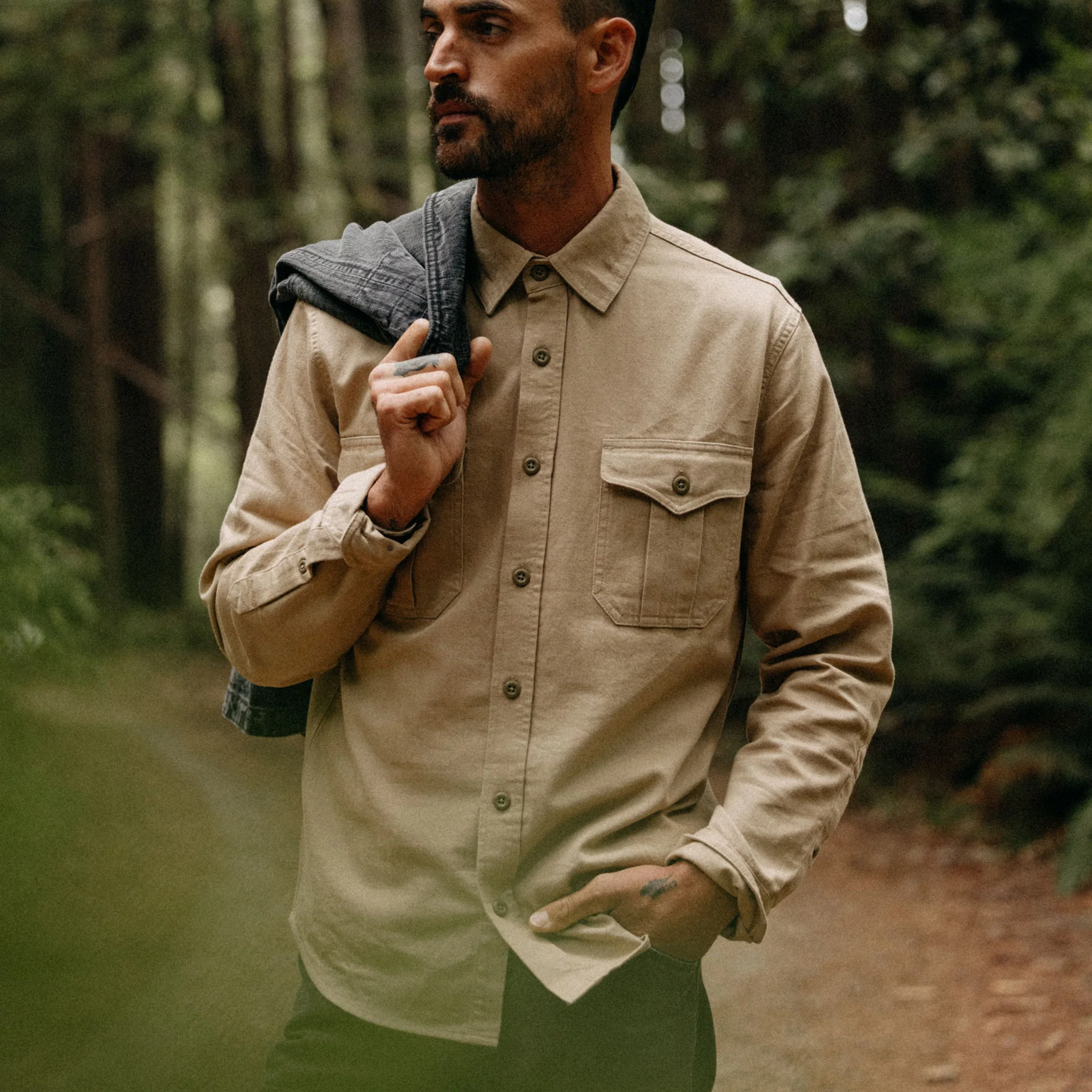 The Saddler Shirt in Light Khaki Twill - Image 4