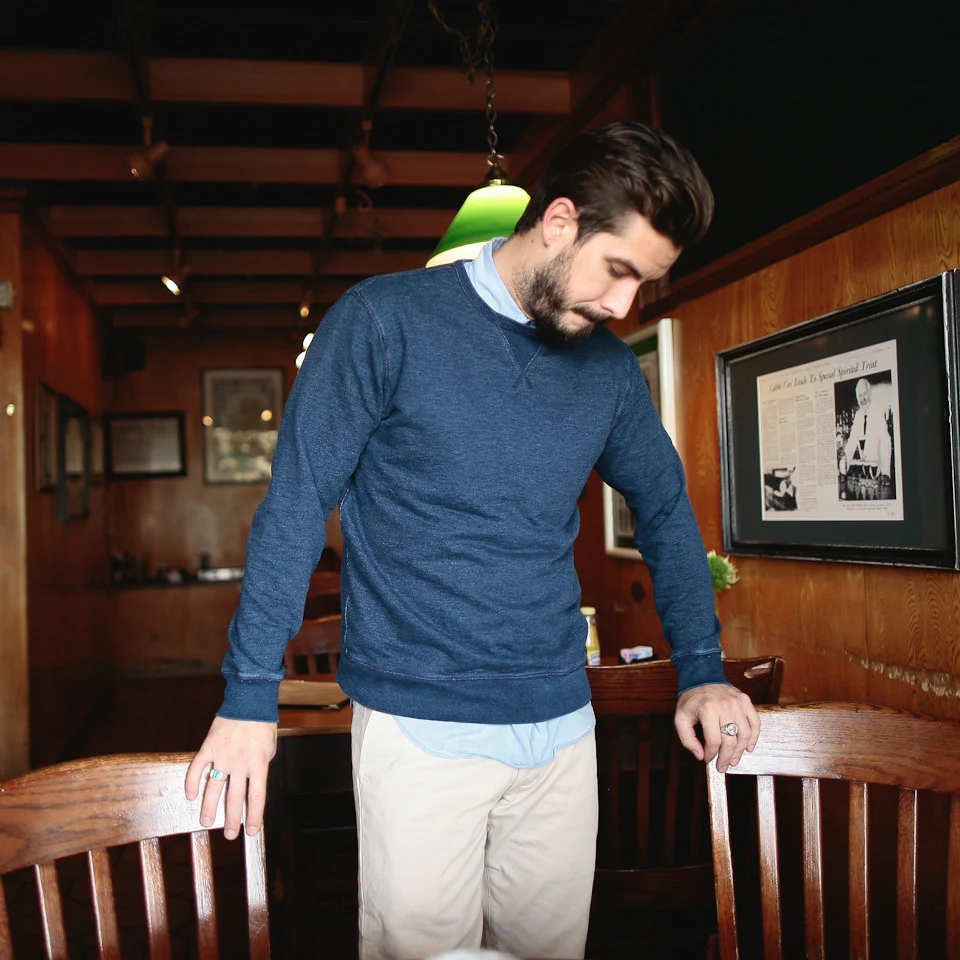 The Crewneck Sweatshirt in Sea Washed Indigo - Image 4