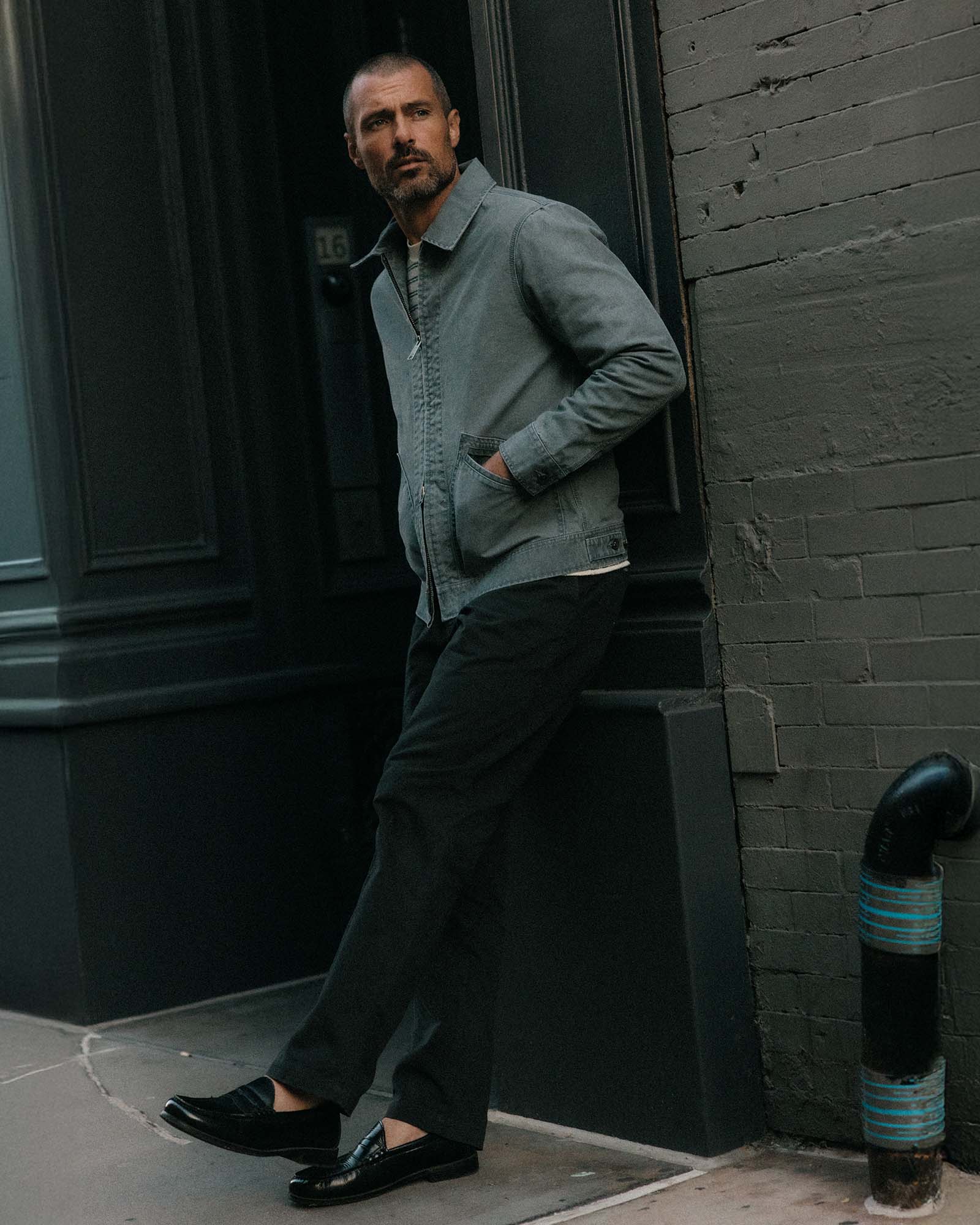 The Shifter Jacket in Dark Grey Pigment Canvas - Image 4