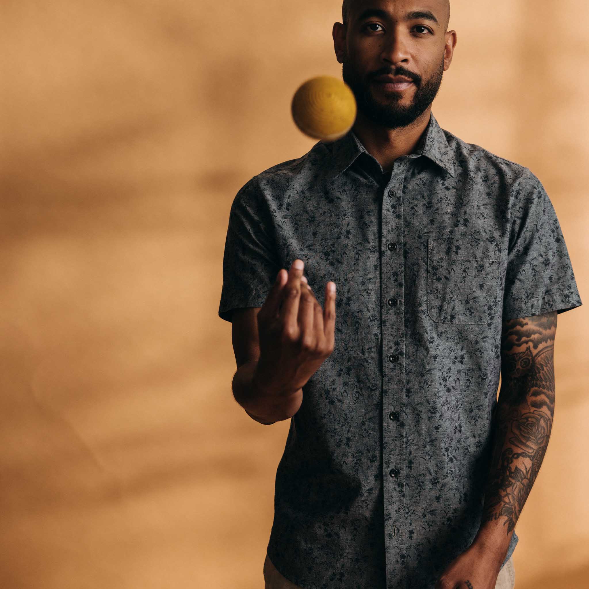 The Short Sleeve California in Blue Chambray Botanical - Image 2