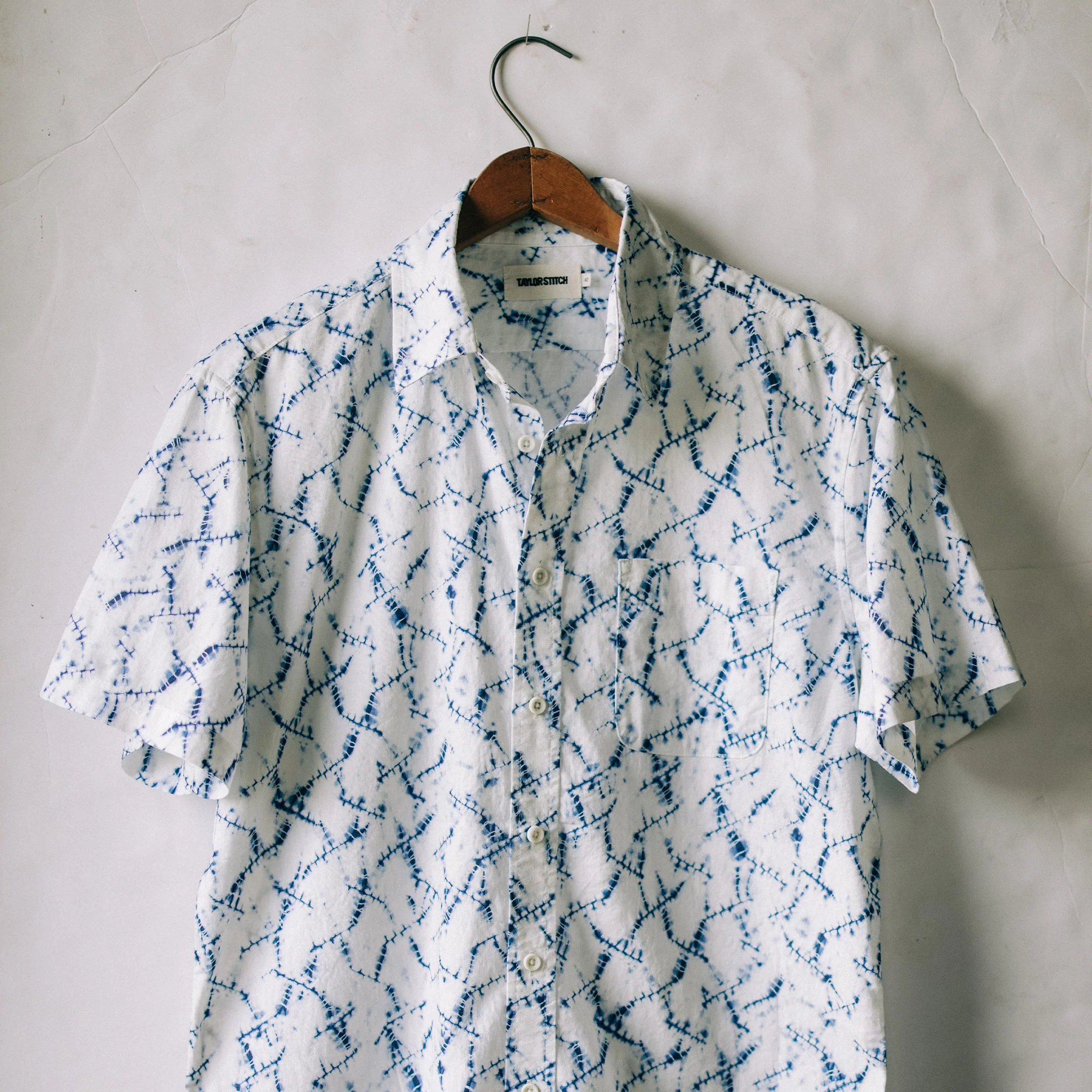 The Short Sleeve California in Deep Navy Crackle - Image 2
