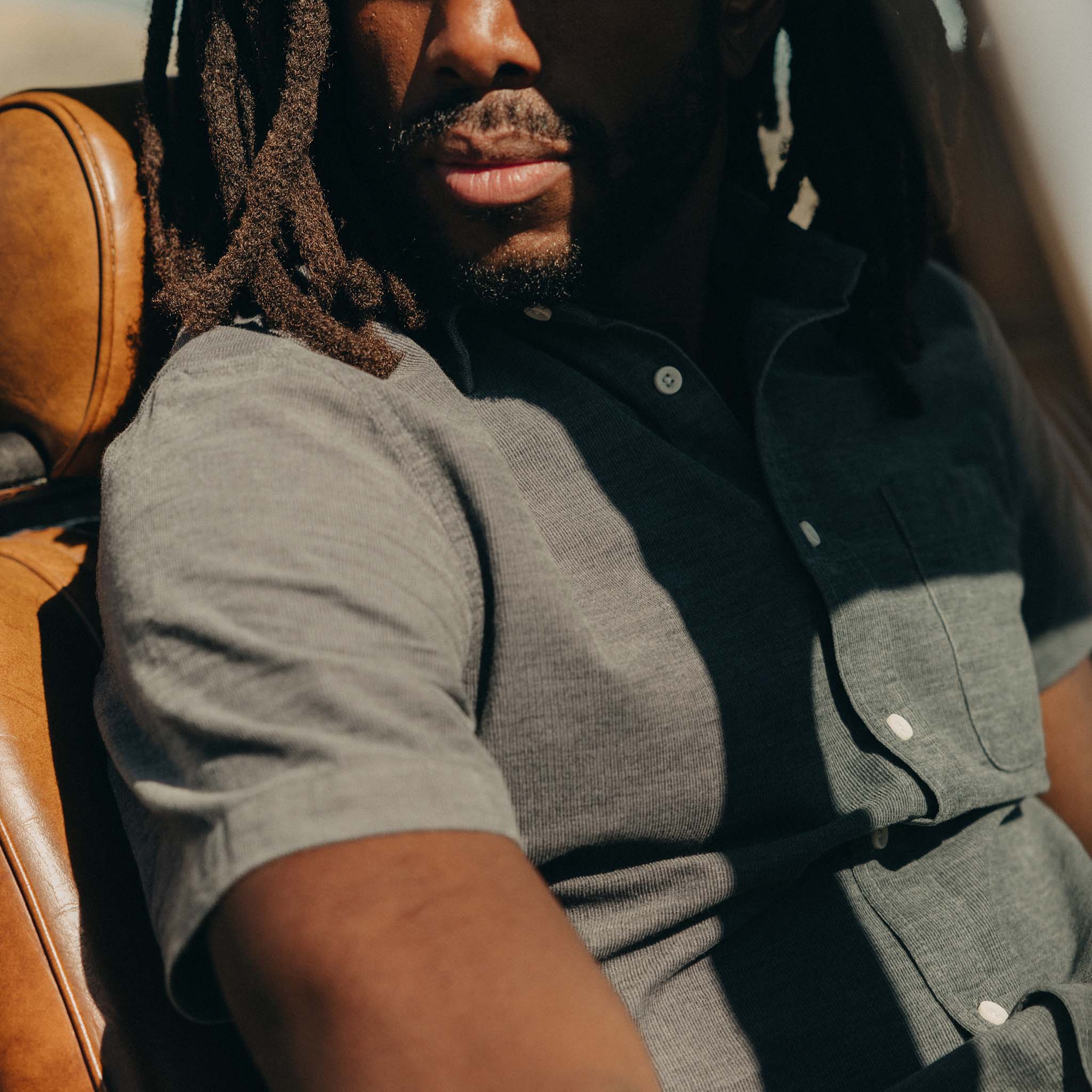 The Short Sleeve California in Heather Slate Cord - Image 4