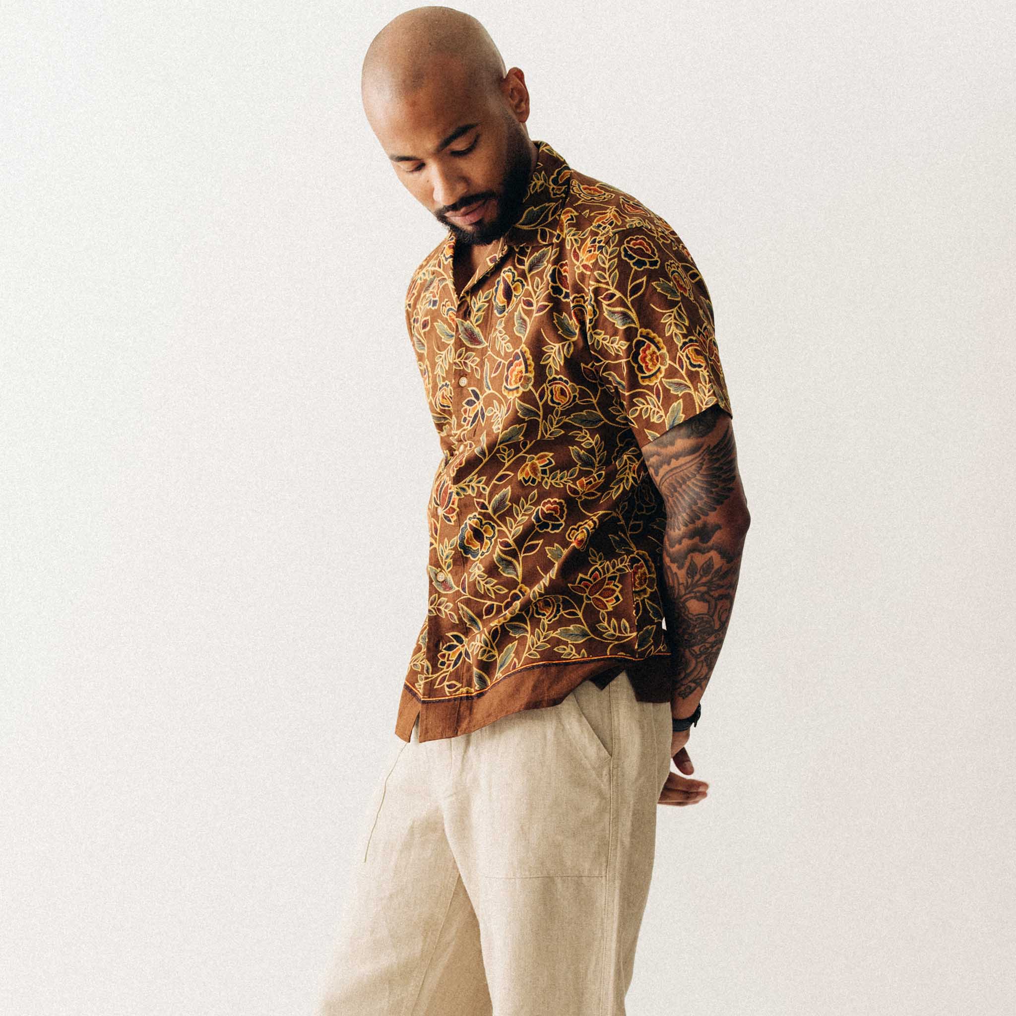 The Short Sleeve Davis Shirt in Burnt Toffee Print - Image 4