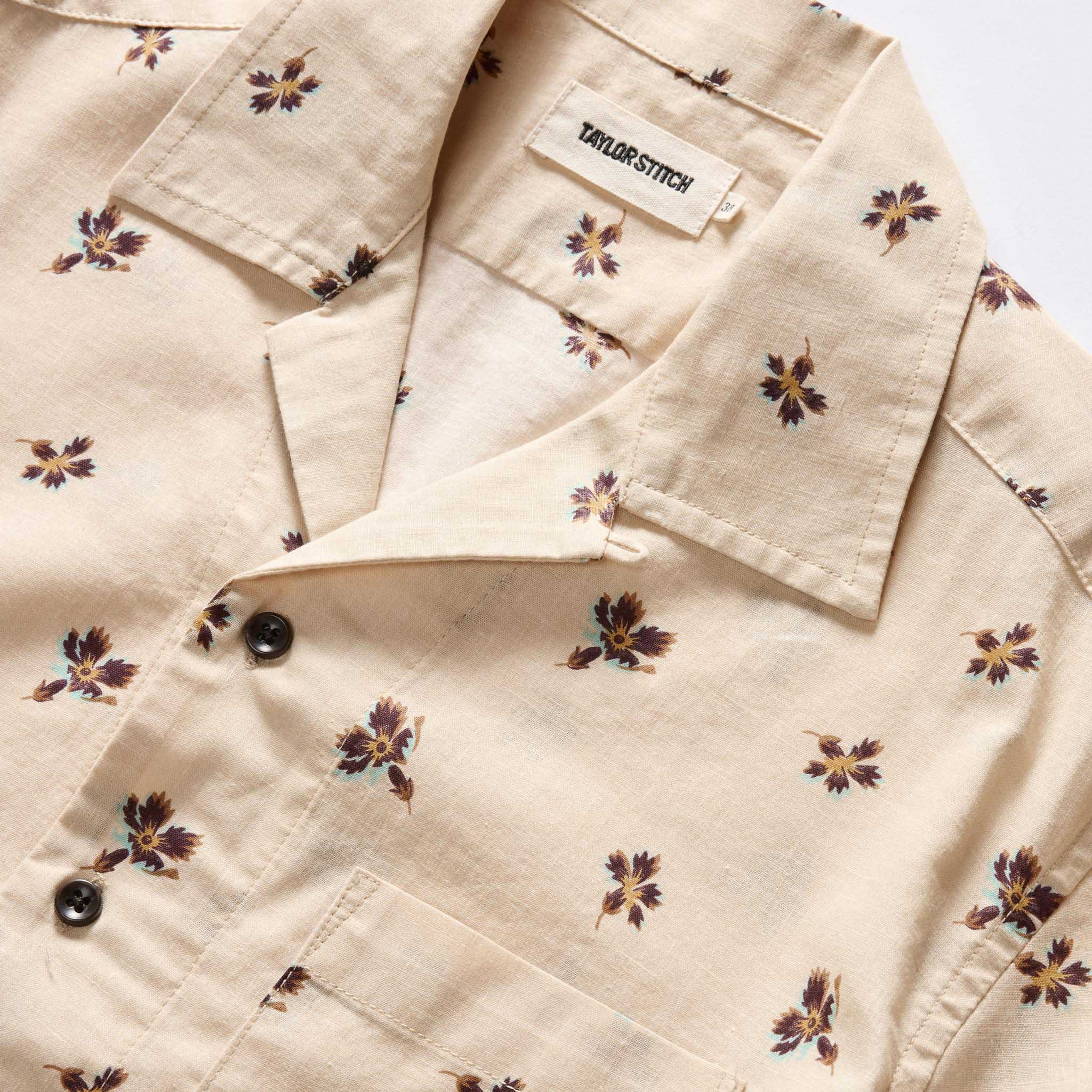 The Short Sleeve Hawthorne in Almond Floral - Image 5