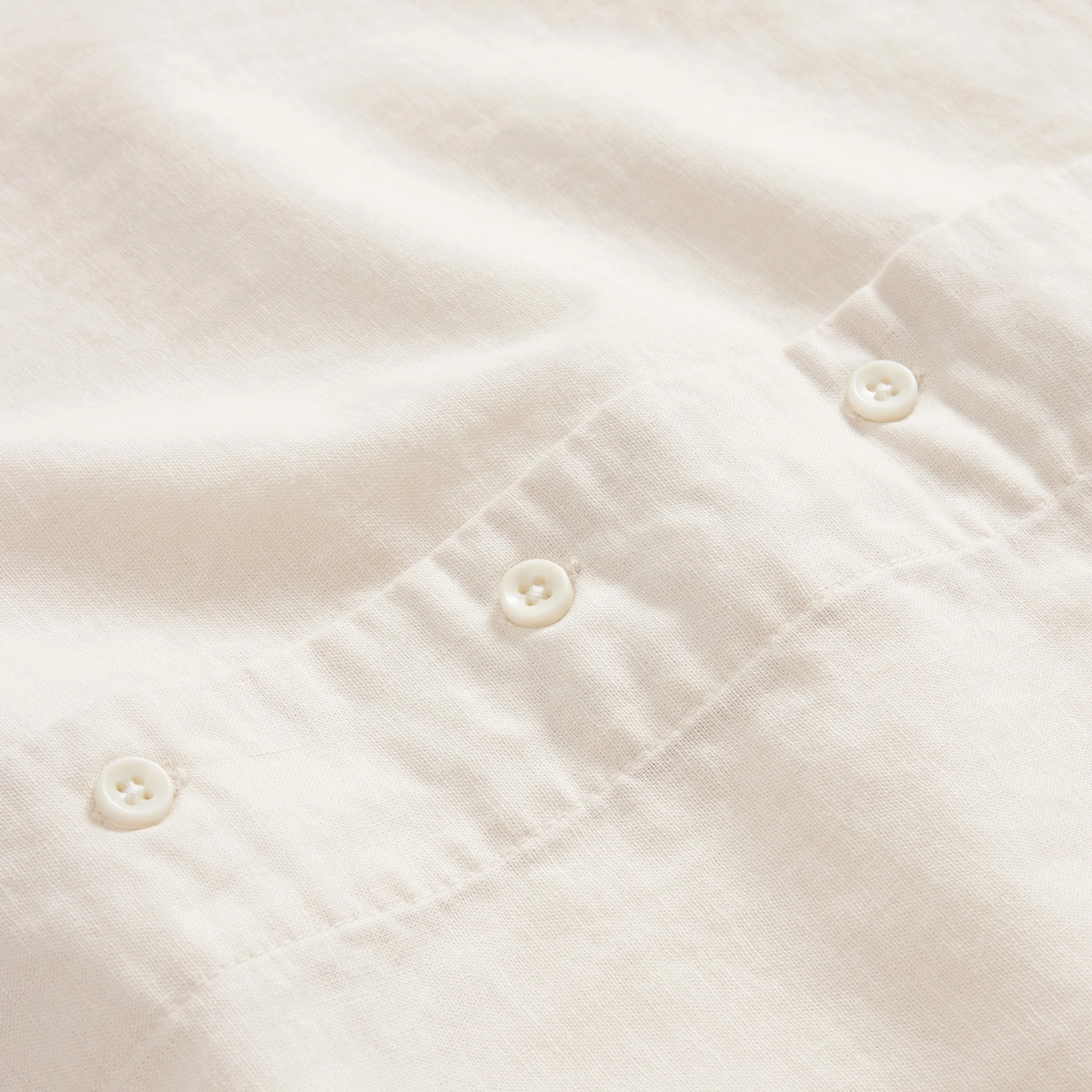 The Short Sleeve Hawthorne in Birch - Image 6