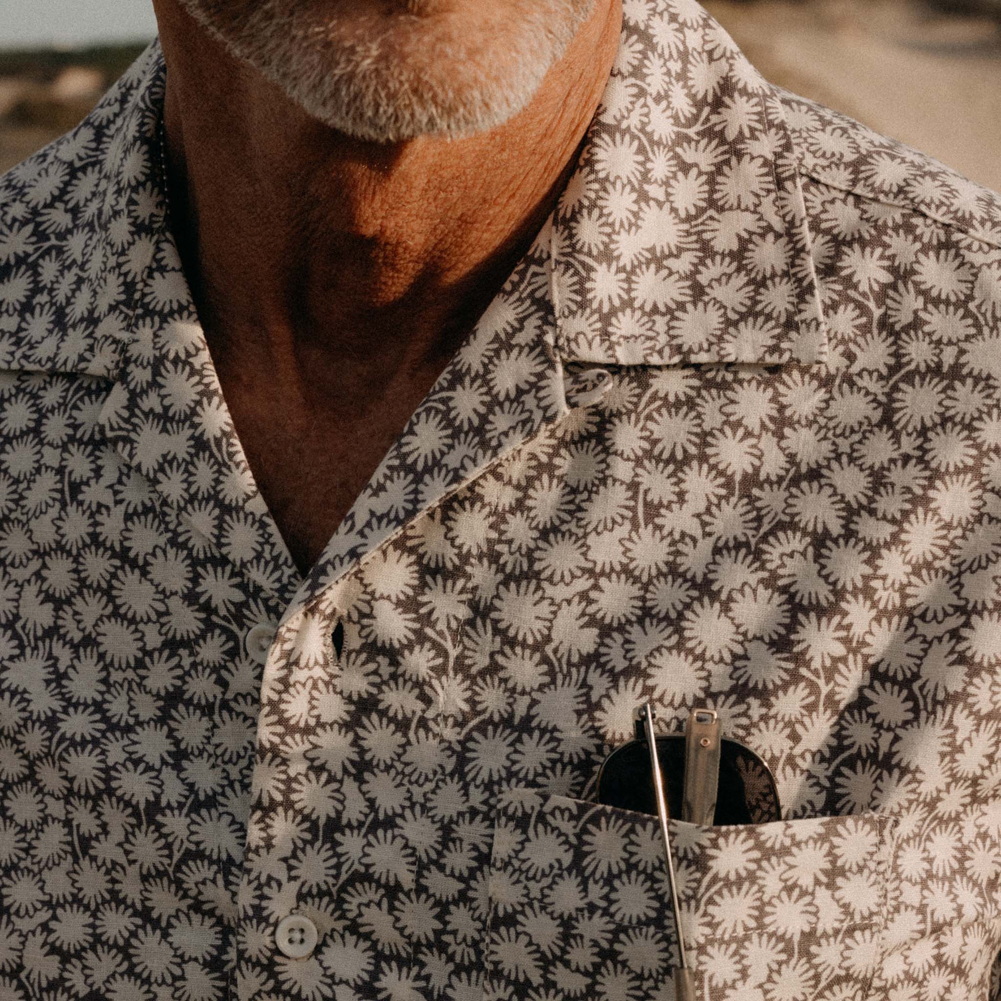 The Short Sleeve Hawthorne in Fig Floral - Image 3