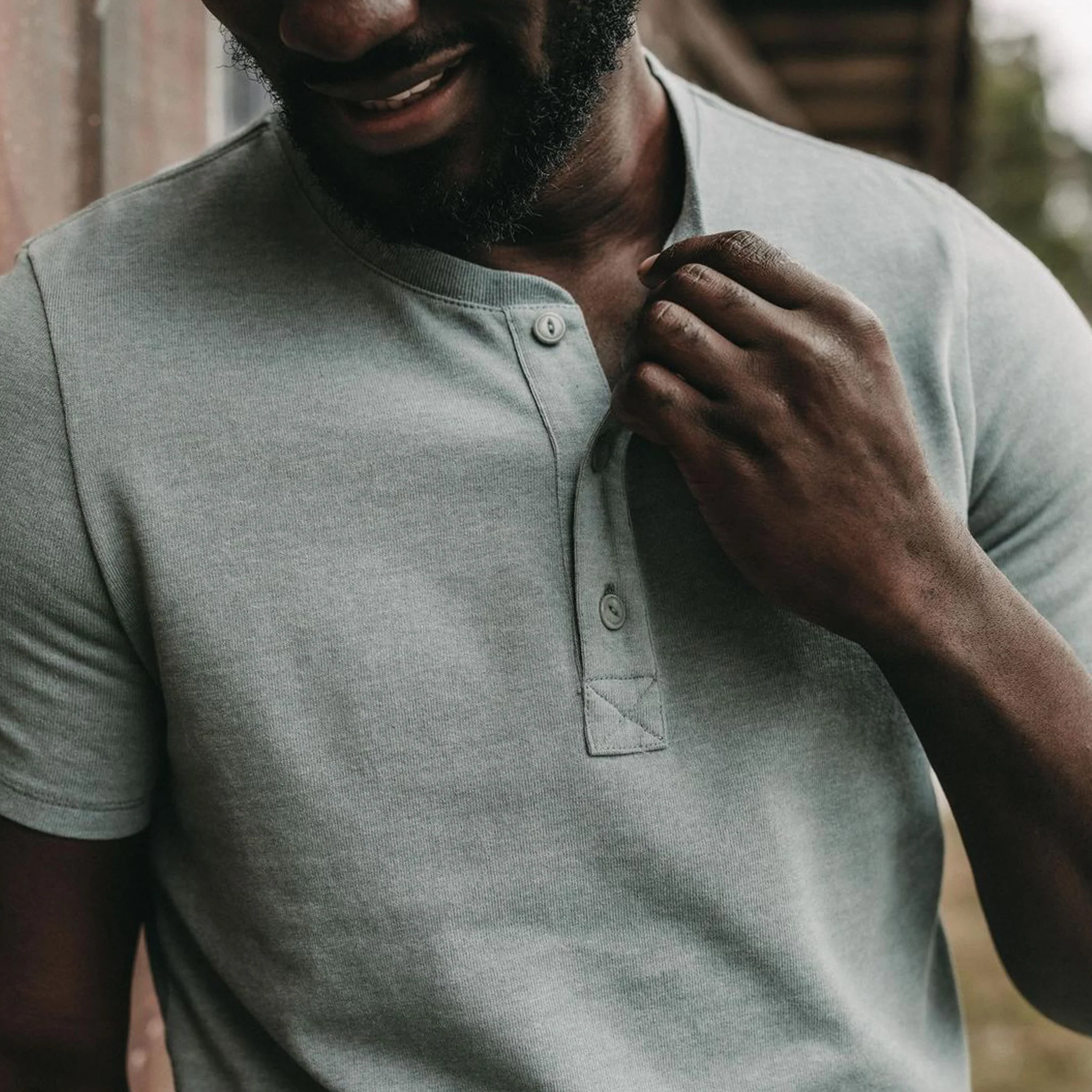 The Short Sleeve Heavy Bag Henley in Slate - Image 2