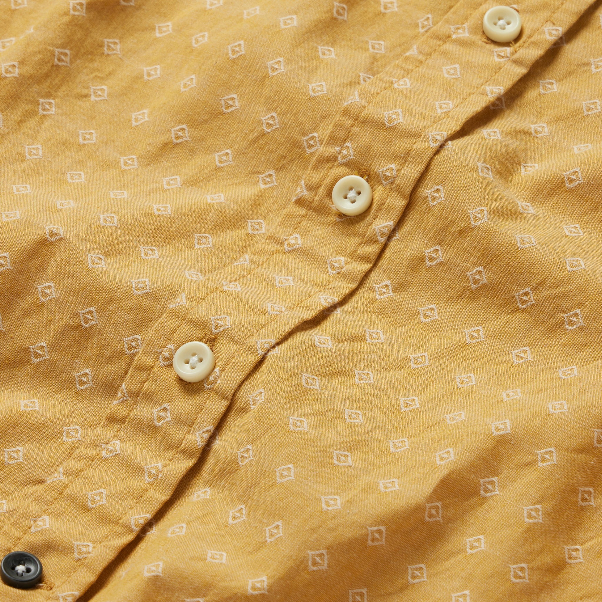 The Short Sleeve Jack in Gold Diamond - Image 6