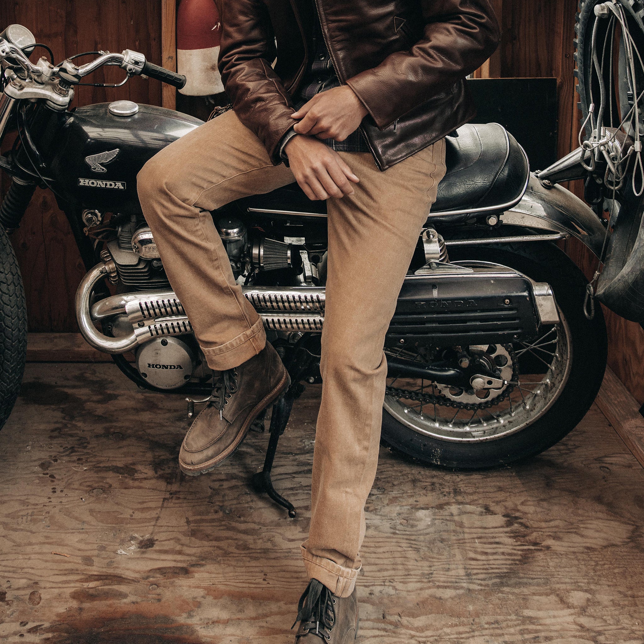 The Slim All Day Pant in Washed Tobacco Selvage - Image 4