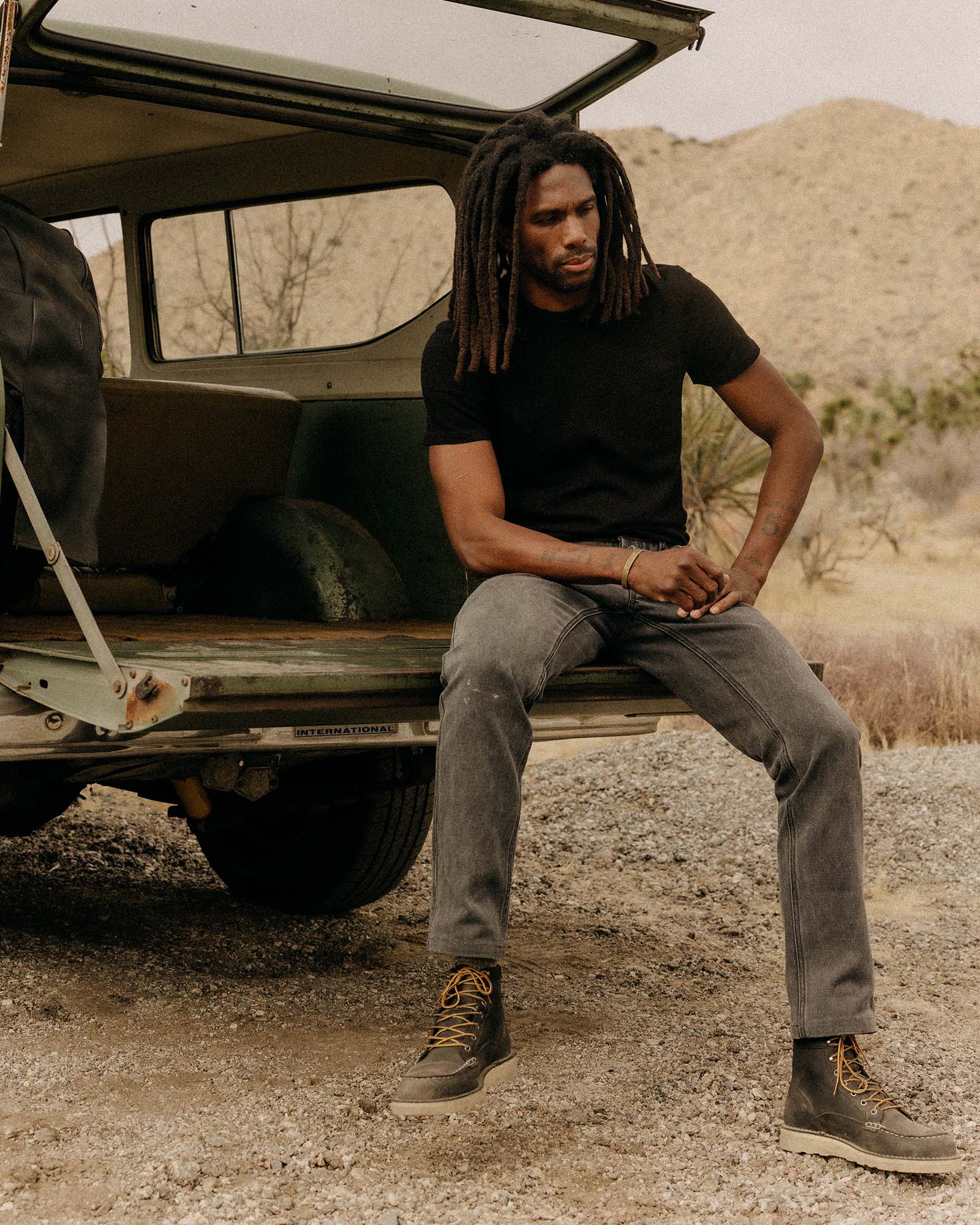 The Slub Tee in Black Indigo - Image 4