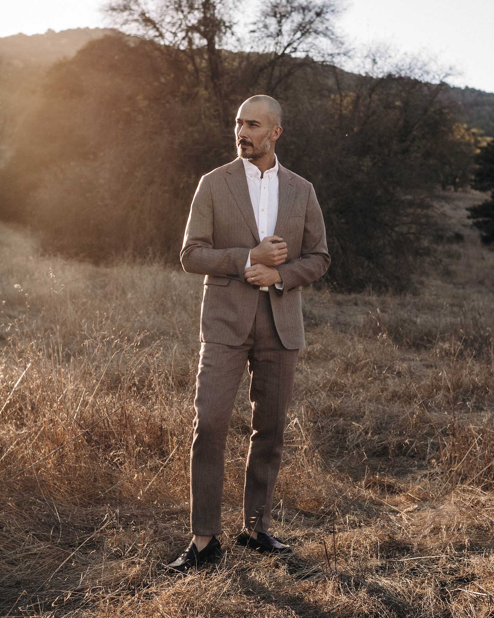The Stevens Trouser in Coffee Linen Herringbone - Image 2