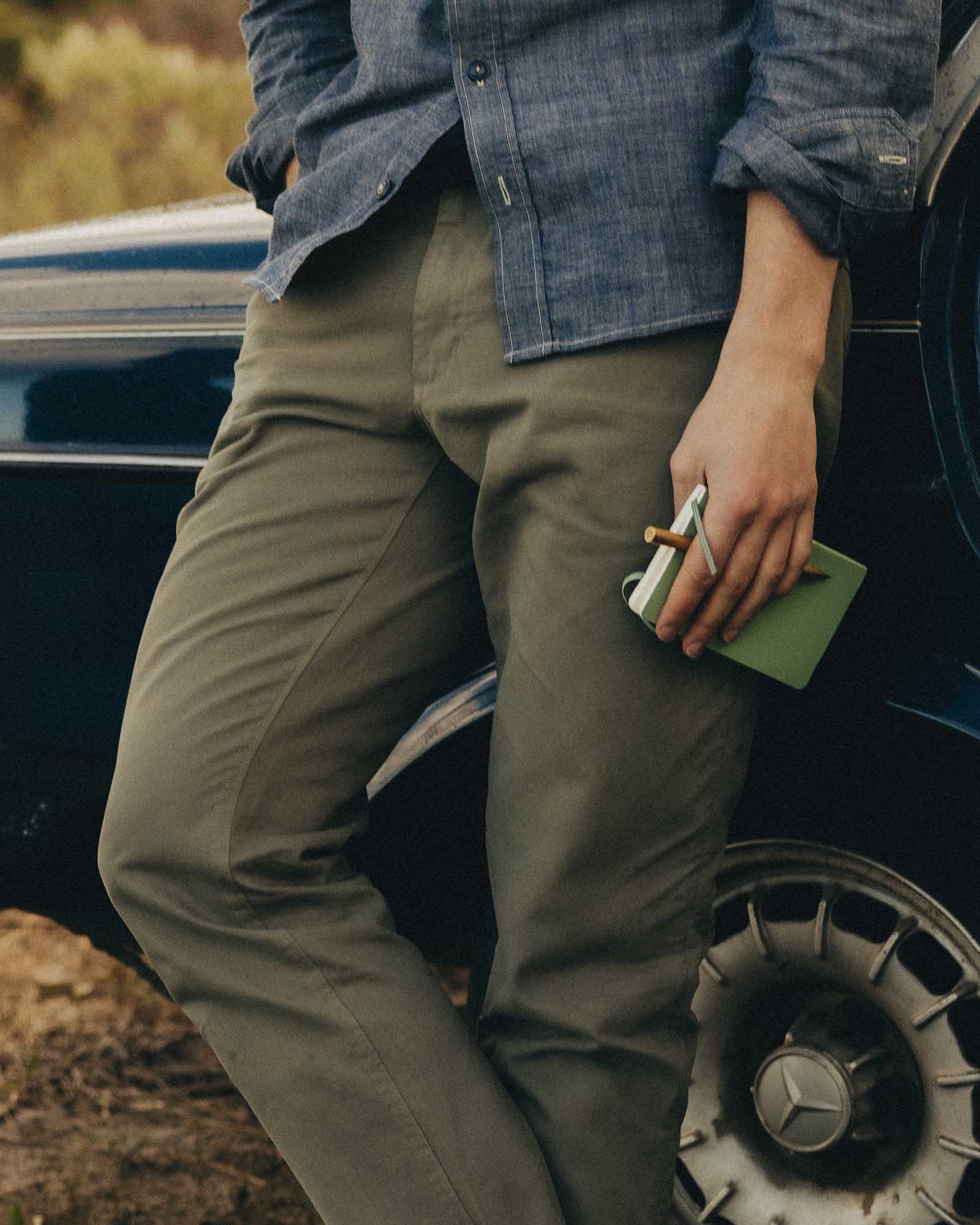 The Straight Foundation Pant in Organic Smoked Olive - Image 3