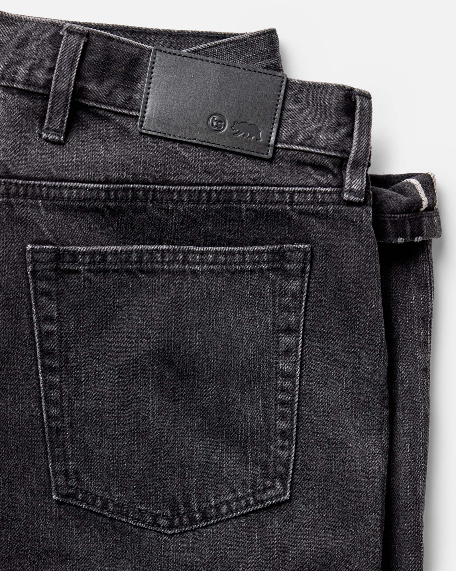 The Straight Jean in Washed Black Organic Slub Selvedge - Image 6