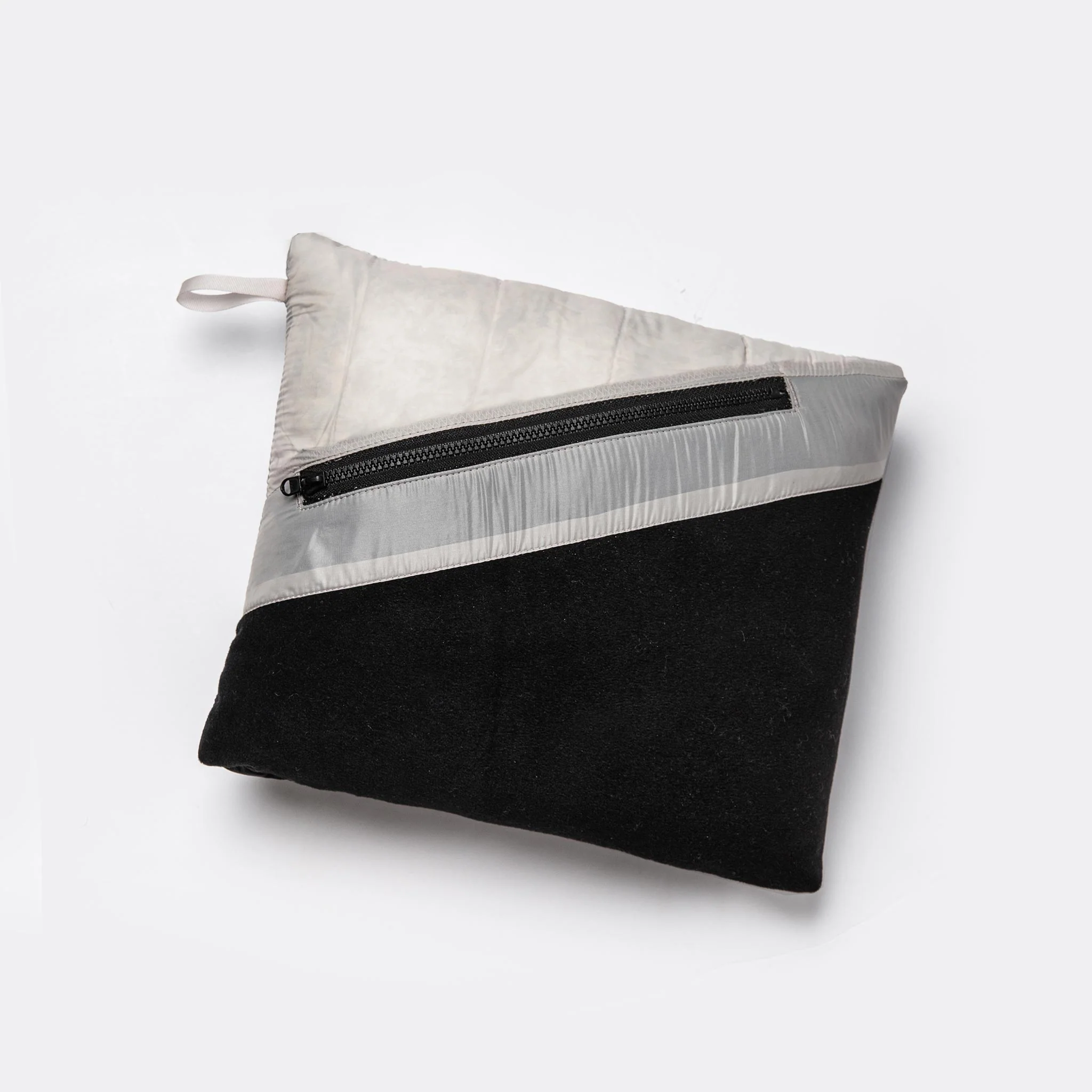 The Taylor Stitch x Mission Workshop Farallon Jacket in Fog - Image 15