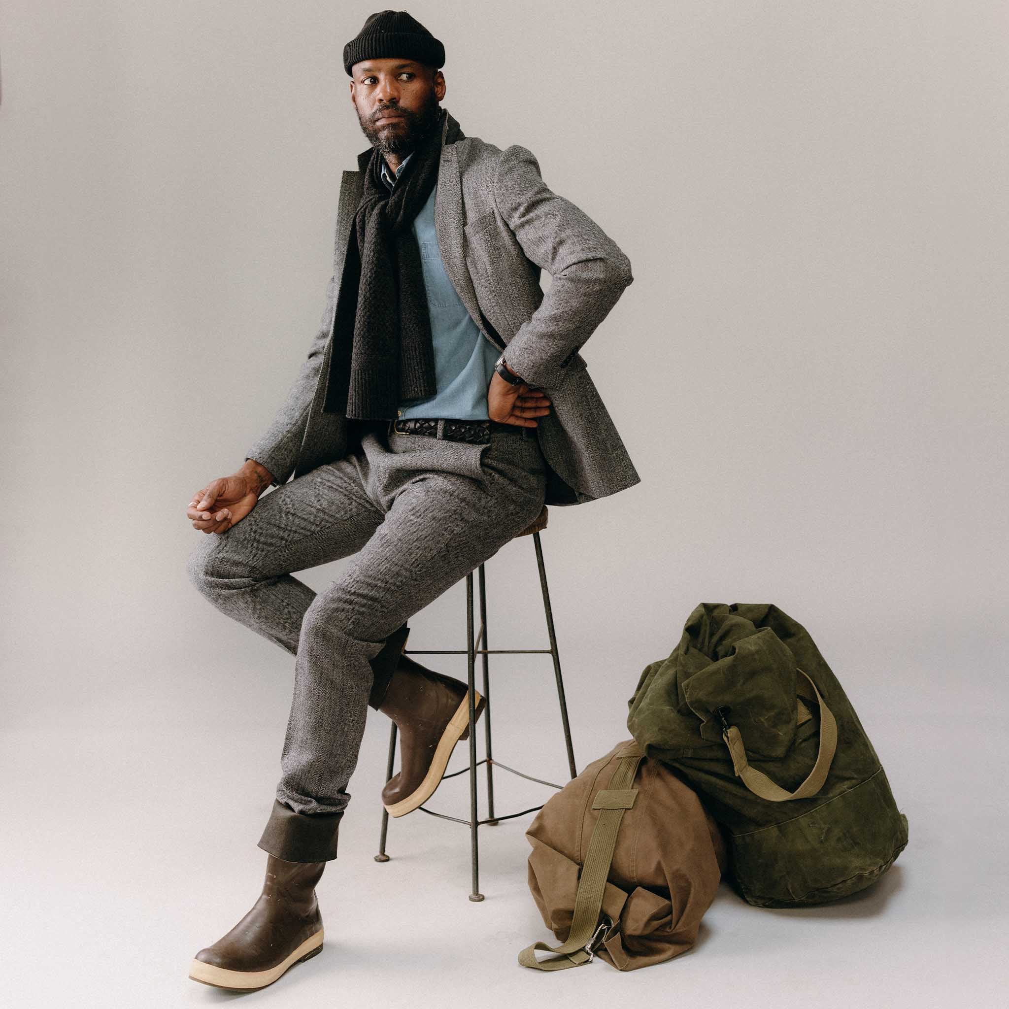 The Textured Knit Scarf in Heather Coal Merino - Image 3