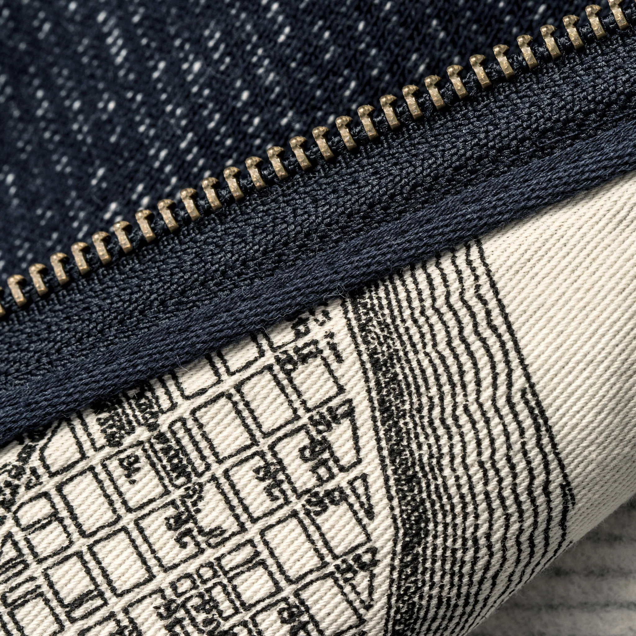 The Après Hoodie in Navy - Image 10