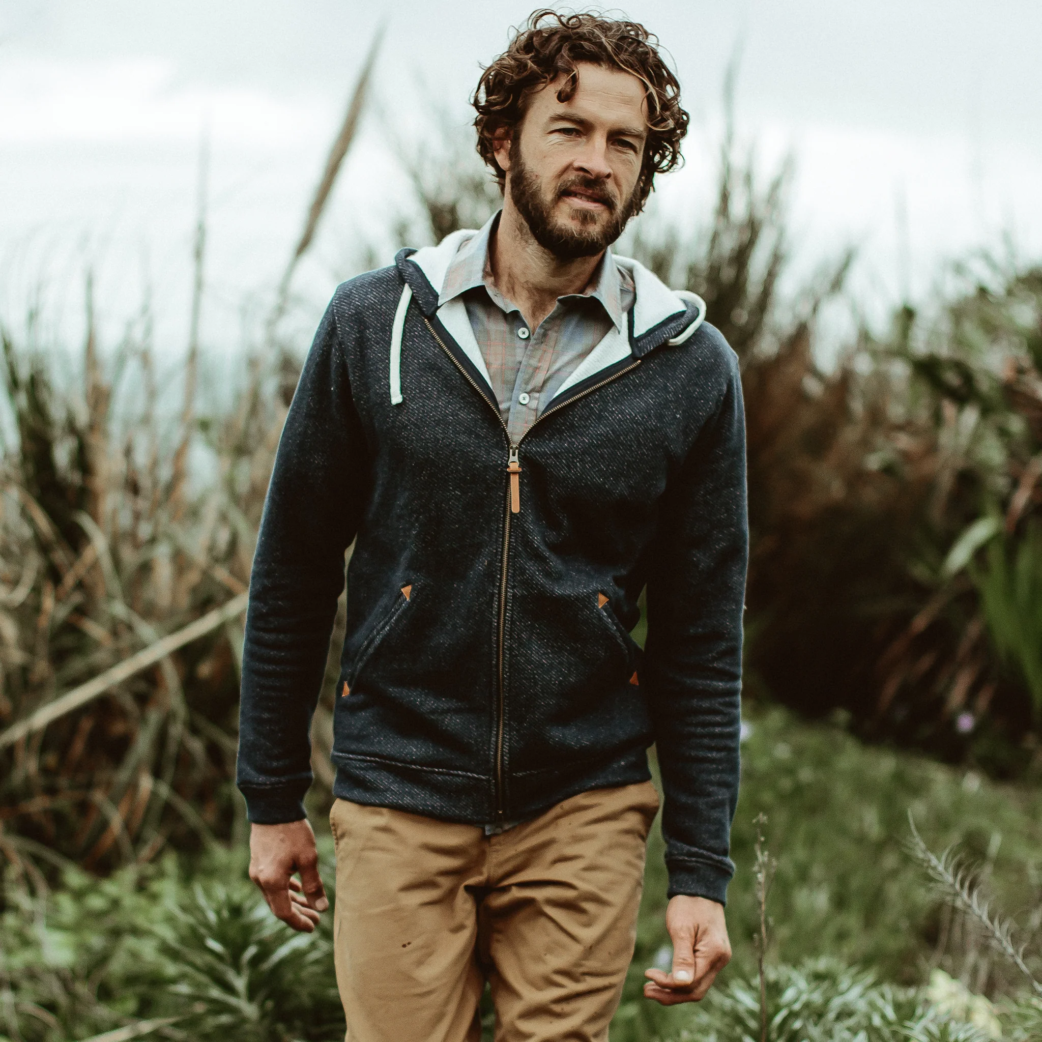 The Après Hoodie in Navy - Image 2