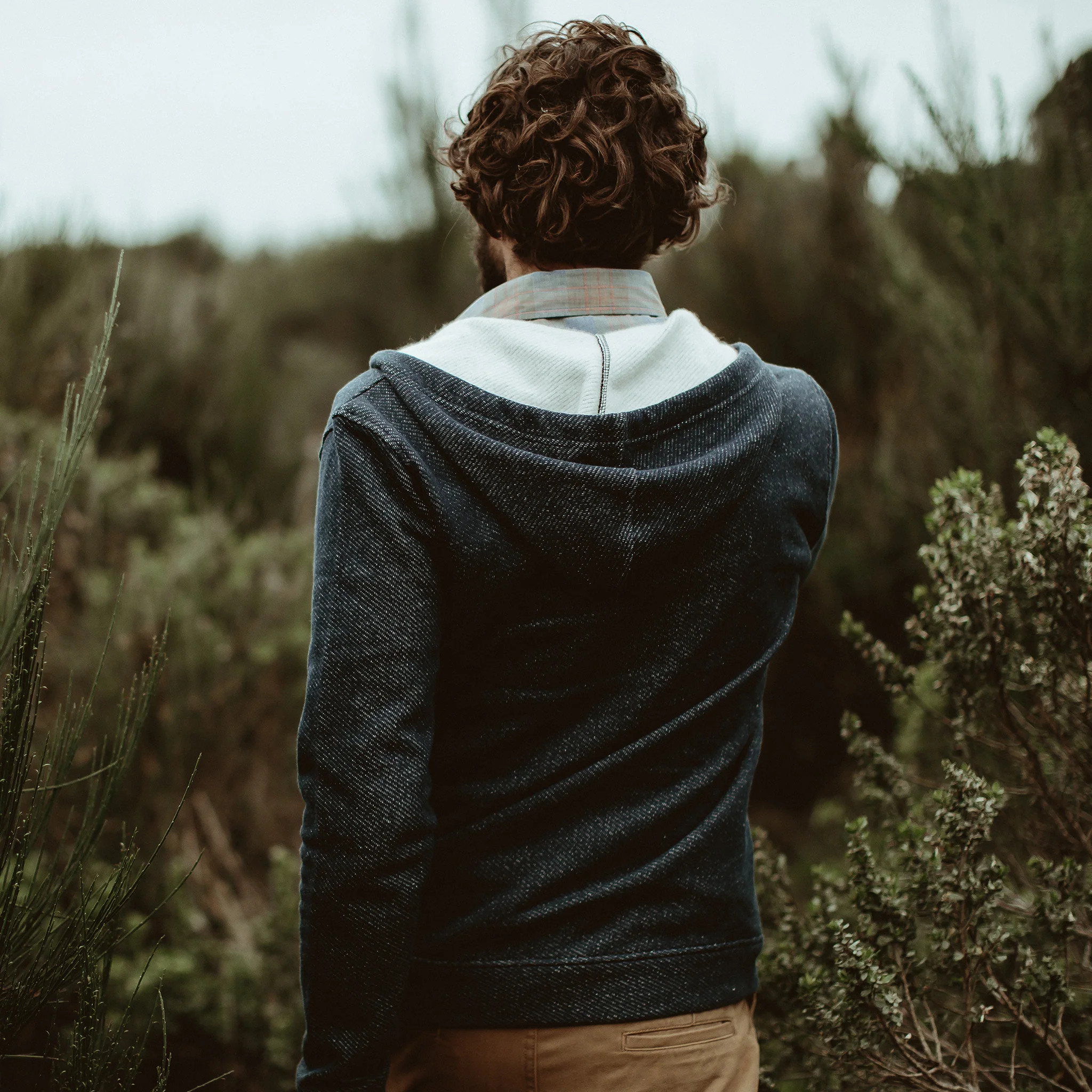 The Après Hoodie in Navy - Image 4