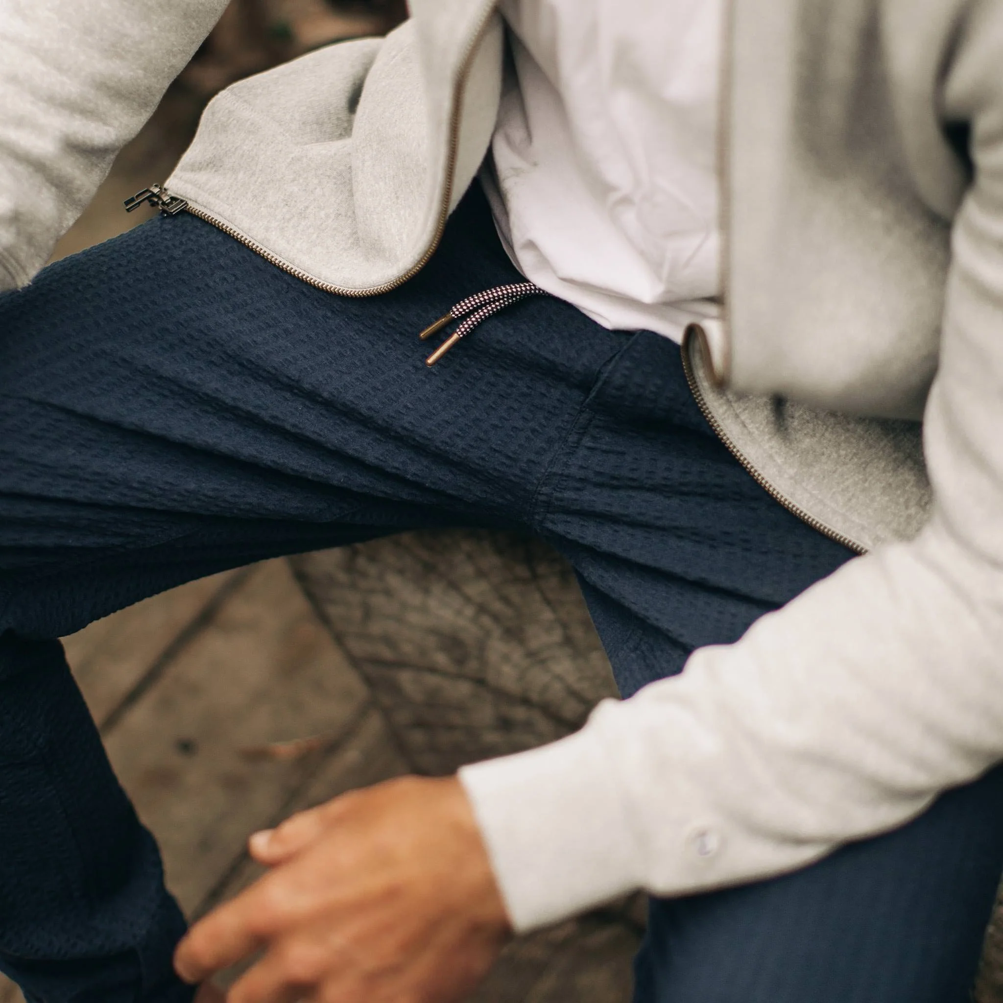 The Après Pant in Navy Seersucker - Image 3