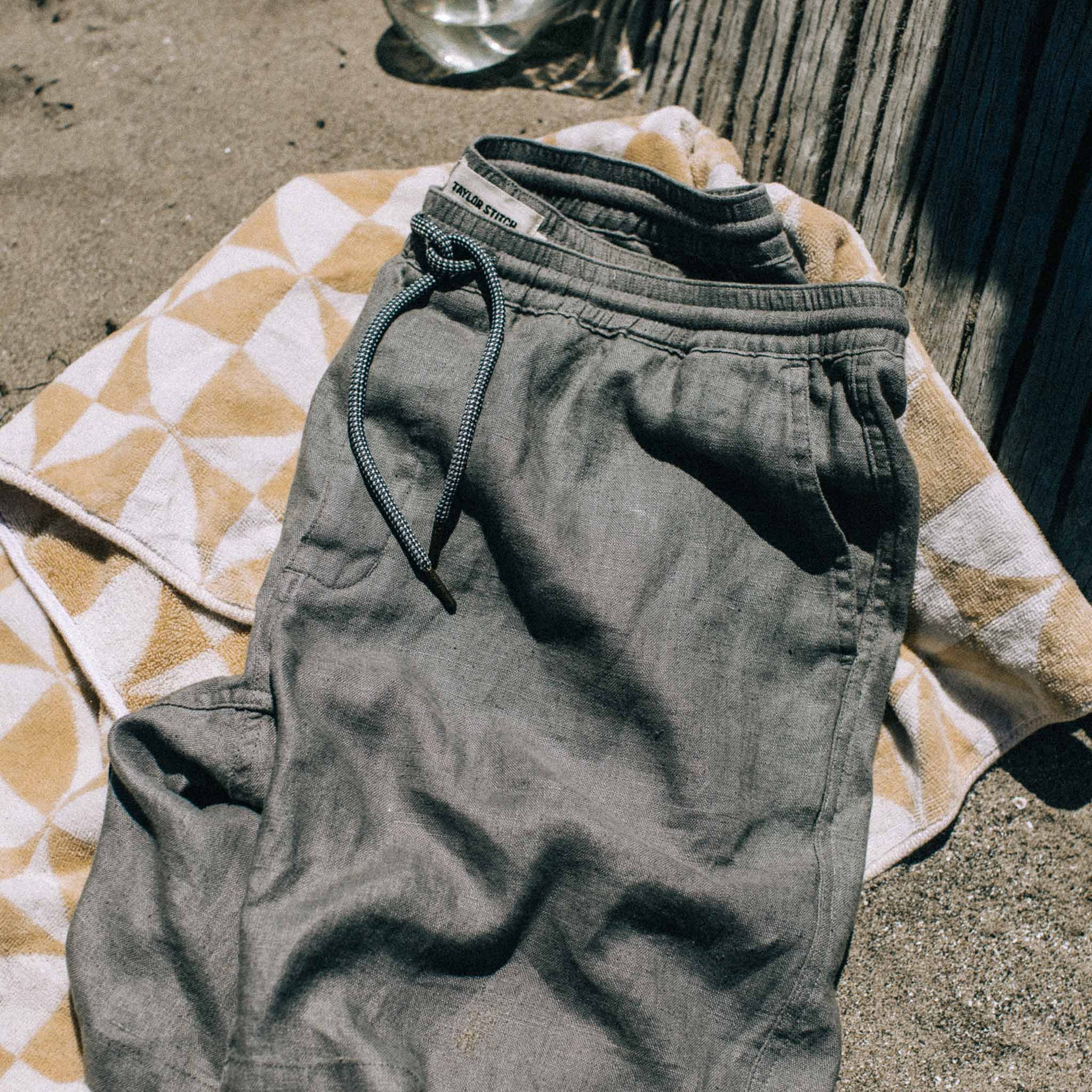 The Après Short in Ash Hemp - Image 7