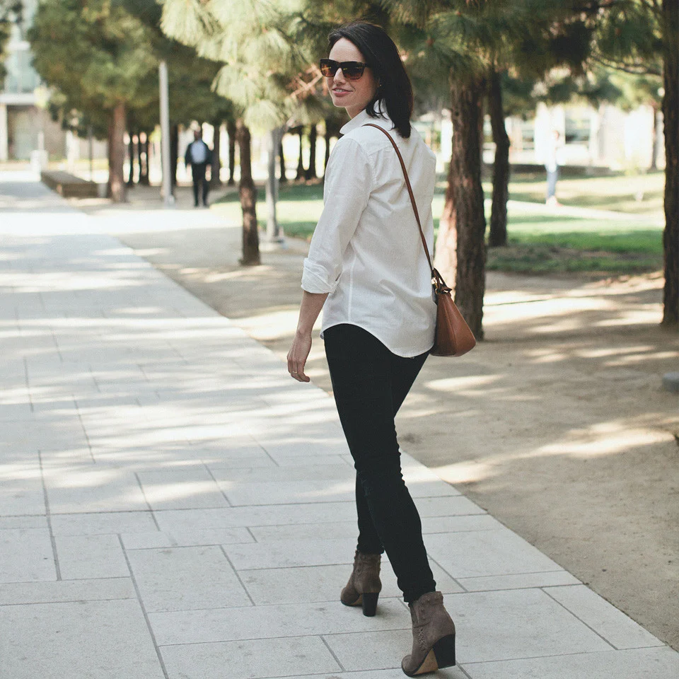 The Caroline in White Chambray - Image 4