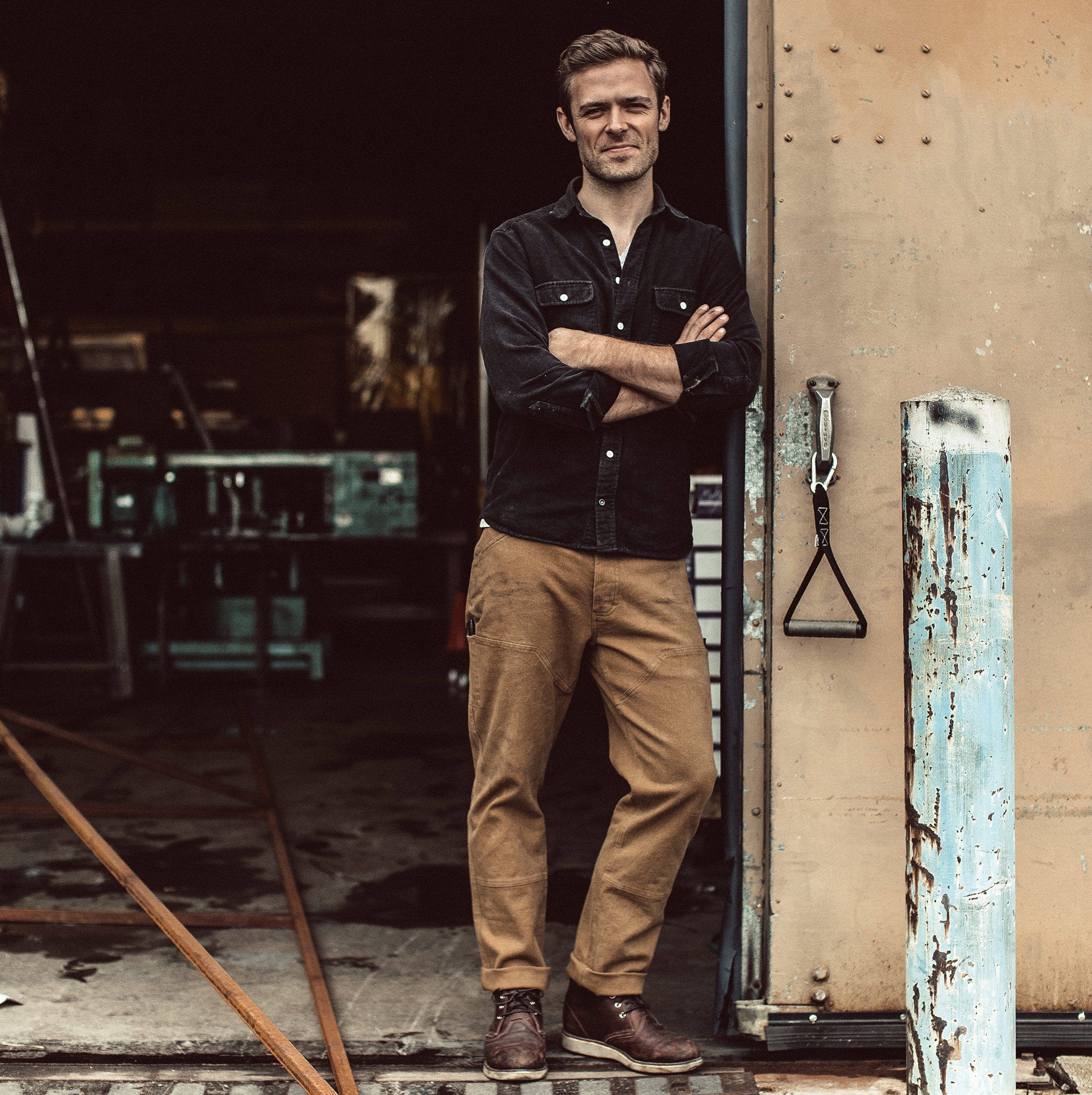 The Chore Pant in British Khaki Boss Duck - Image 2