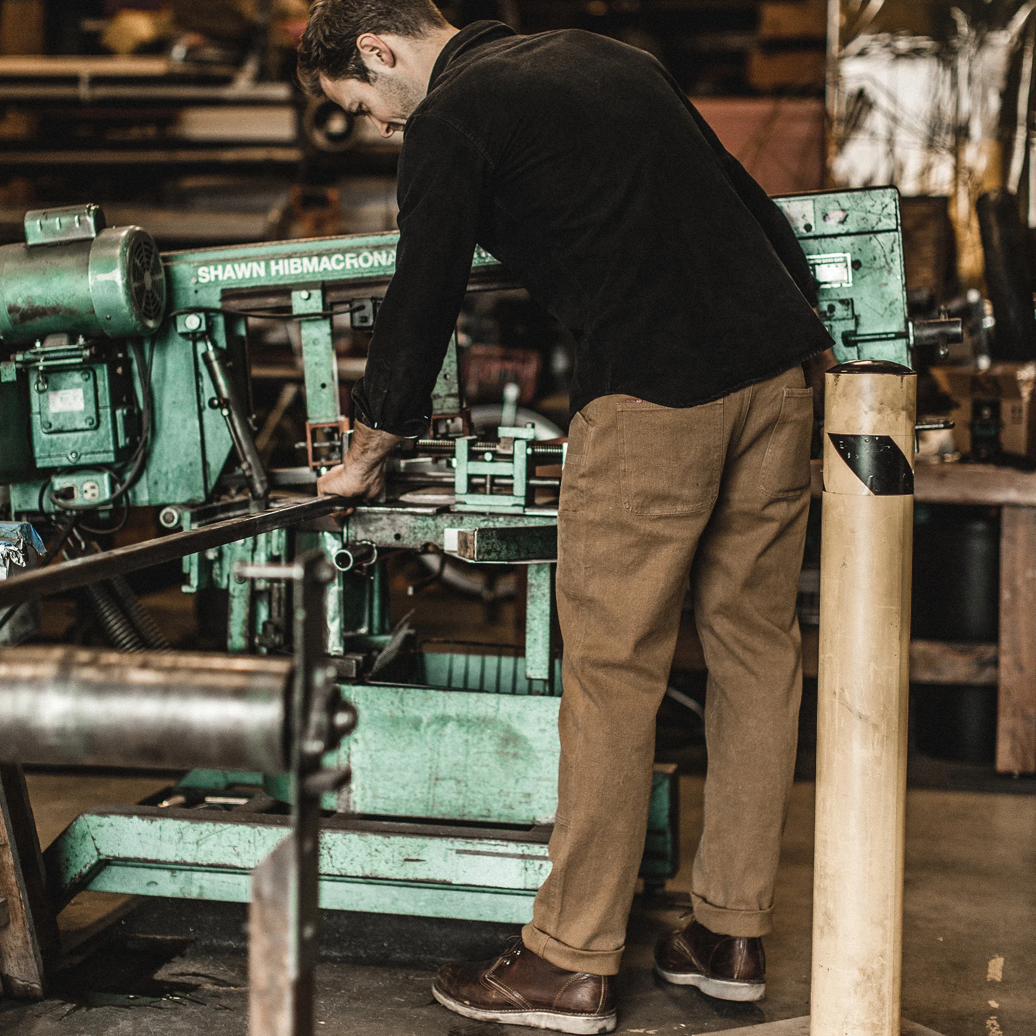 The Chore Pant in British Khaki Boss Duck - Image 4