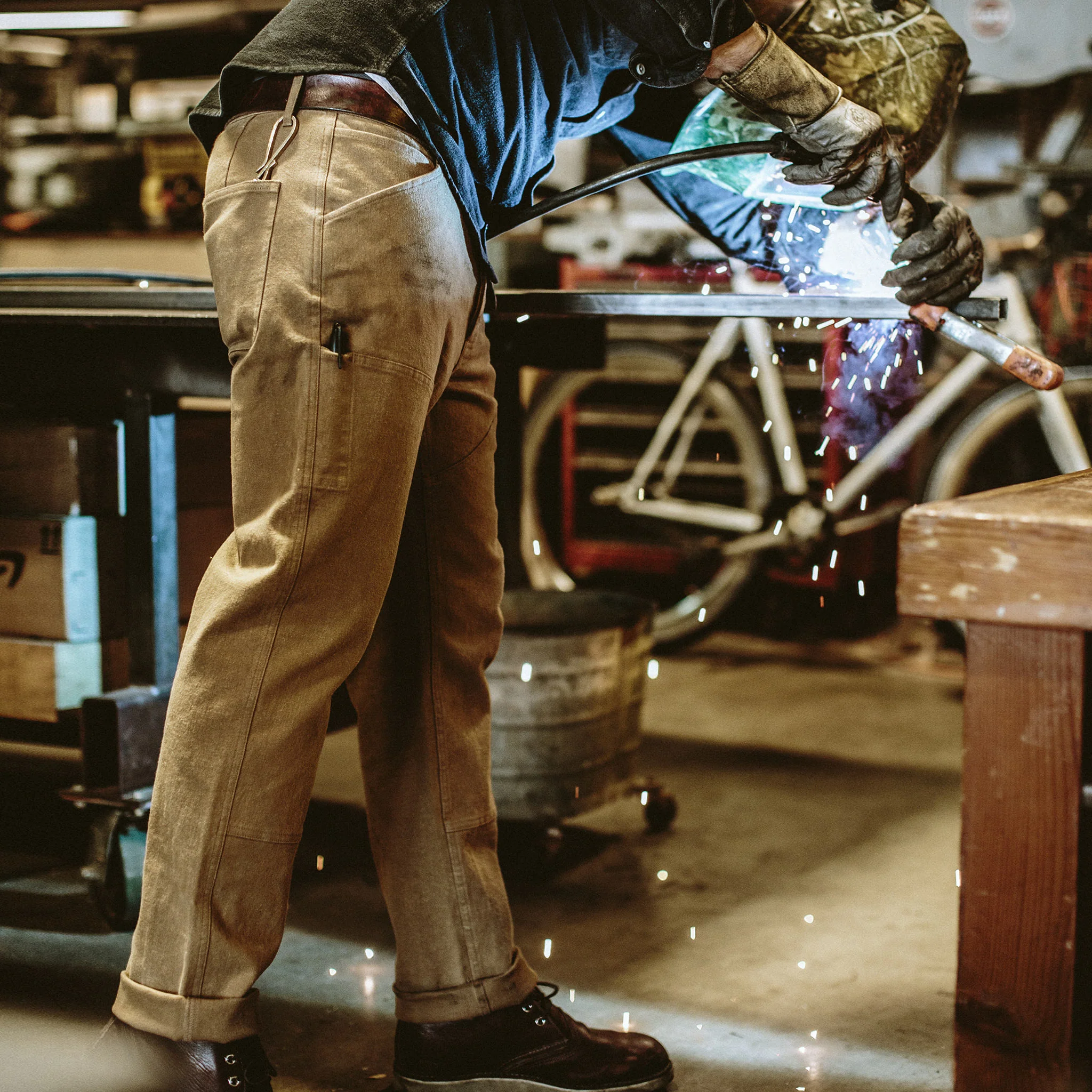 The Chore Pant in British Khaki Boss Duck - Image 7