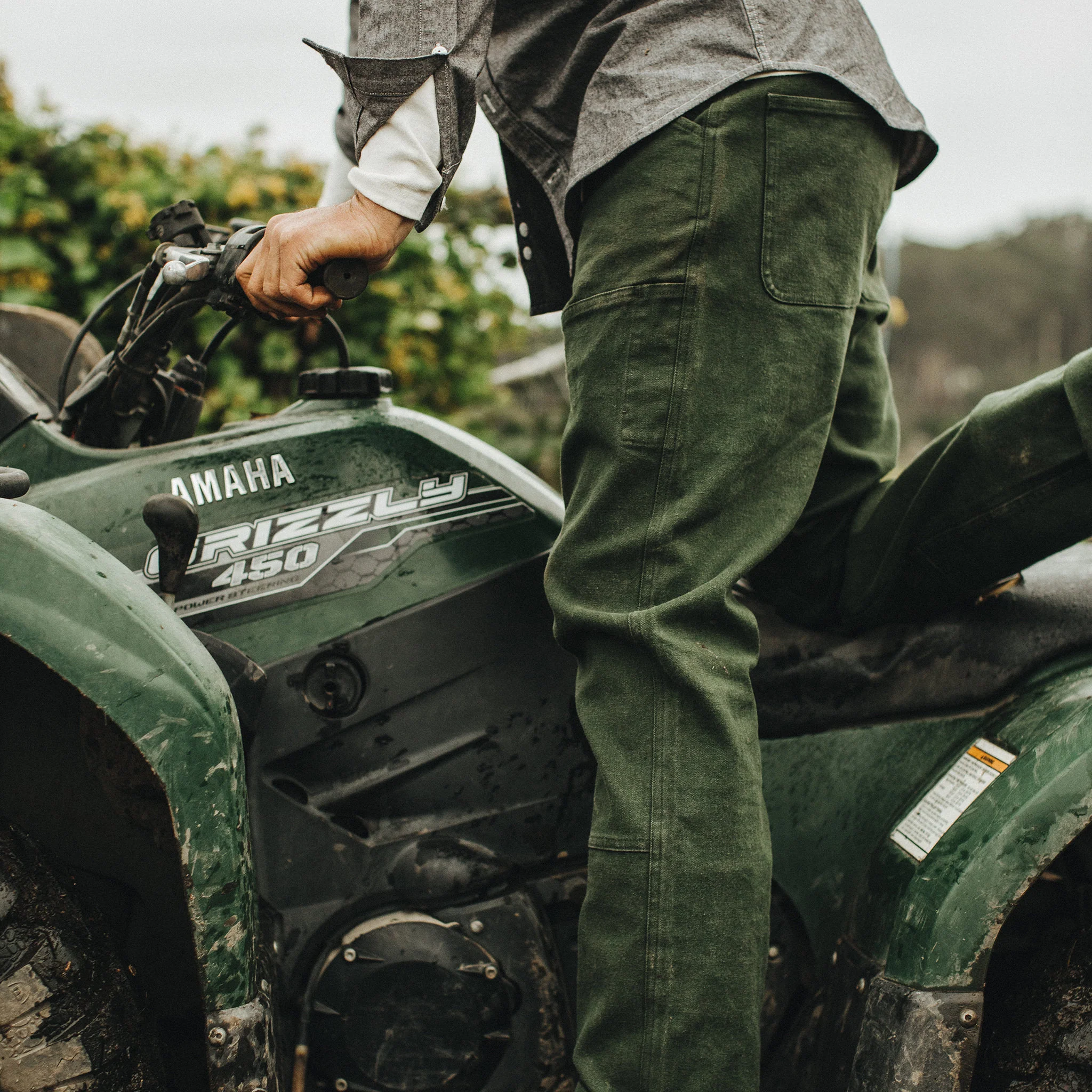 The Chore Pant in Dark Olive Boss Duck - Image 5