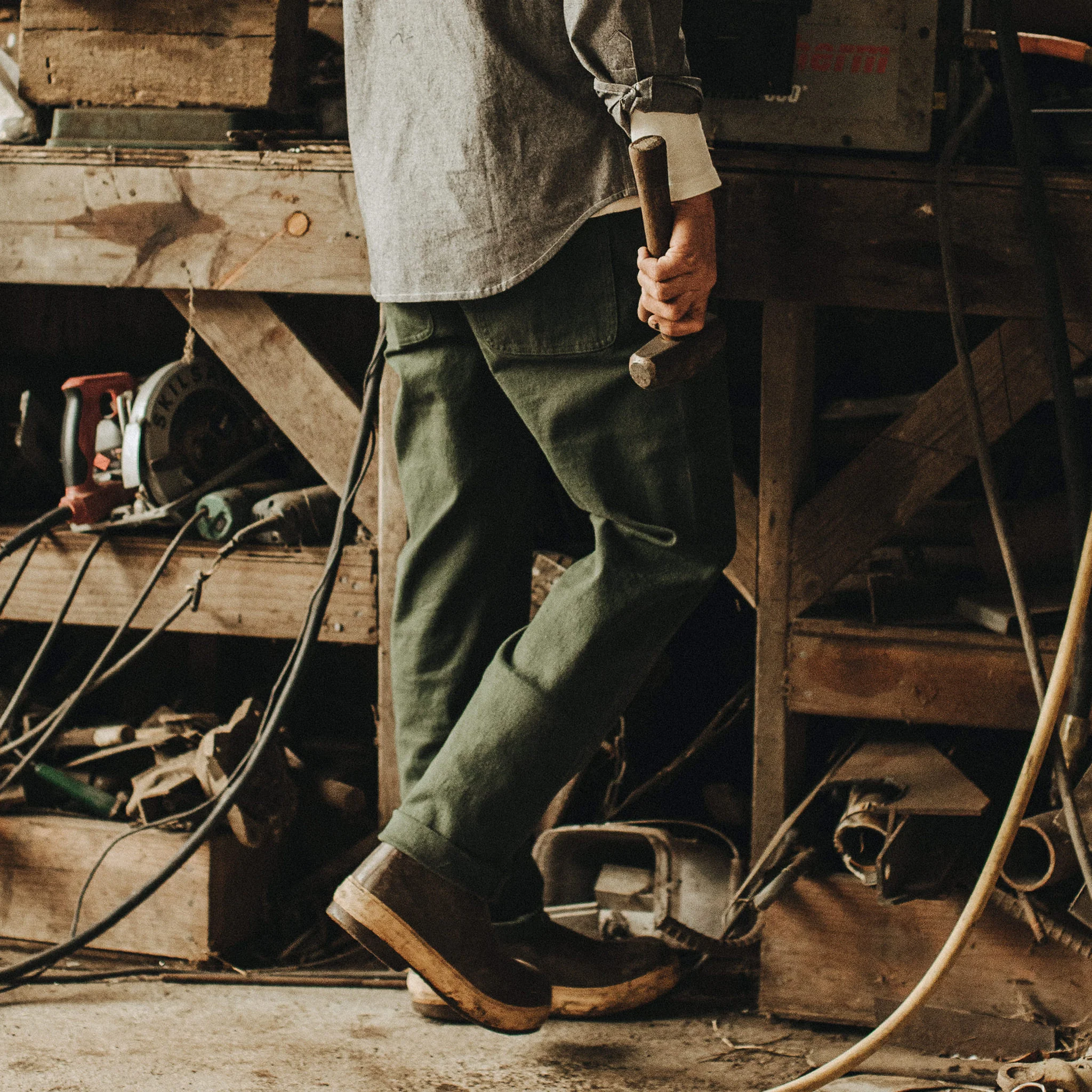 The Chore Pant in Dark Olive Boss Duck - Image 7