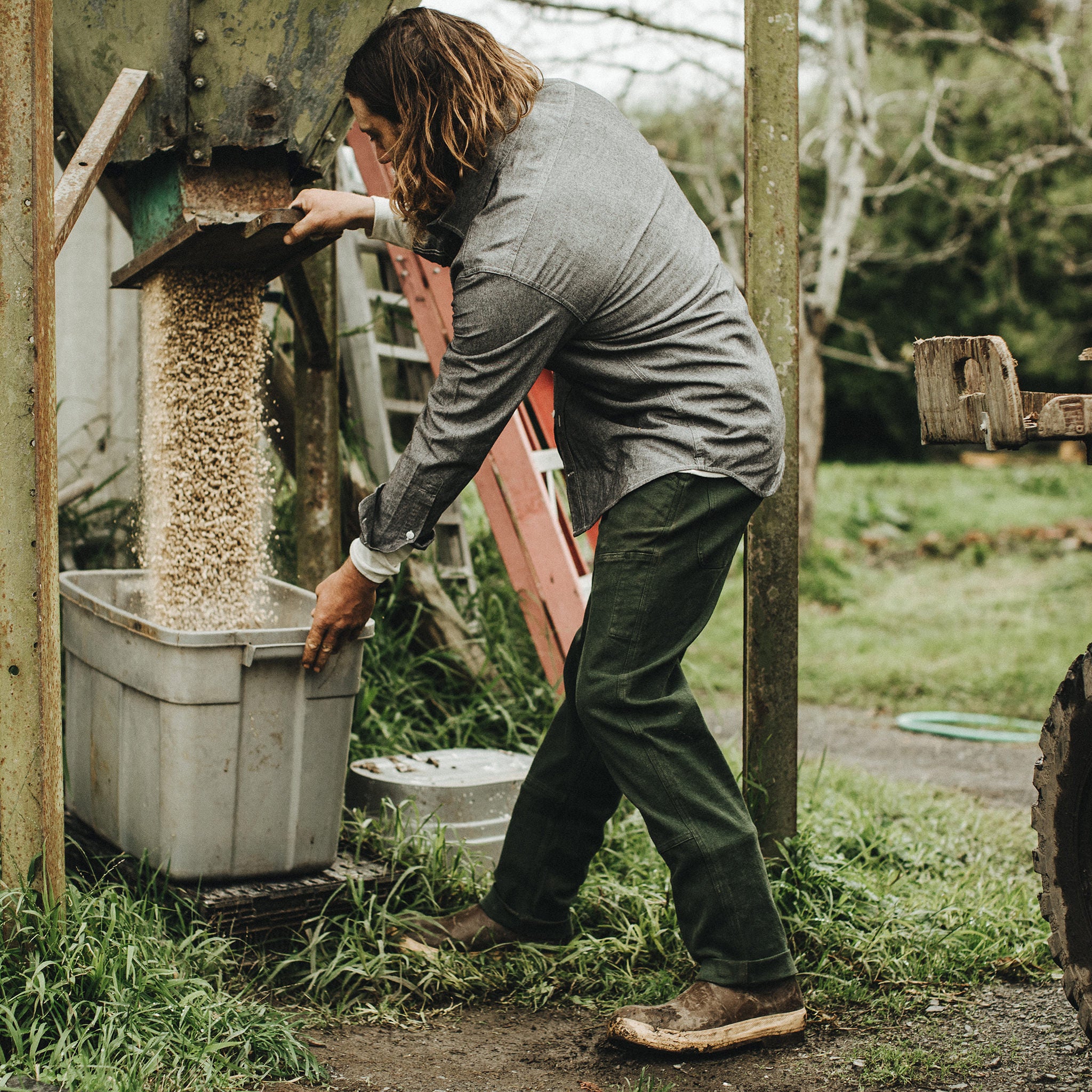 The Chore Pant in Dark Olive Boss Duck - Image 8