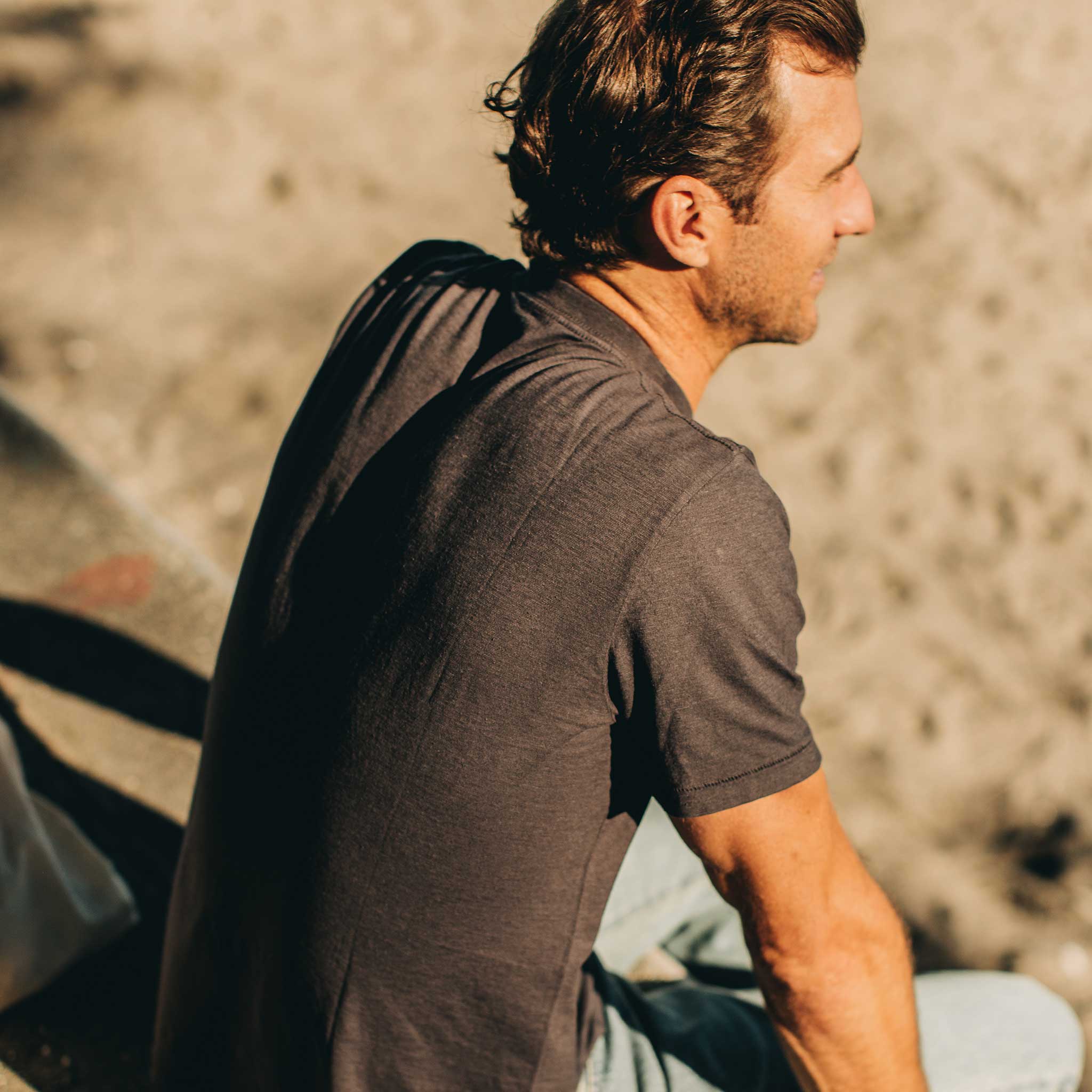 The Cotton Hemp Tee in Charcoal - Image 5