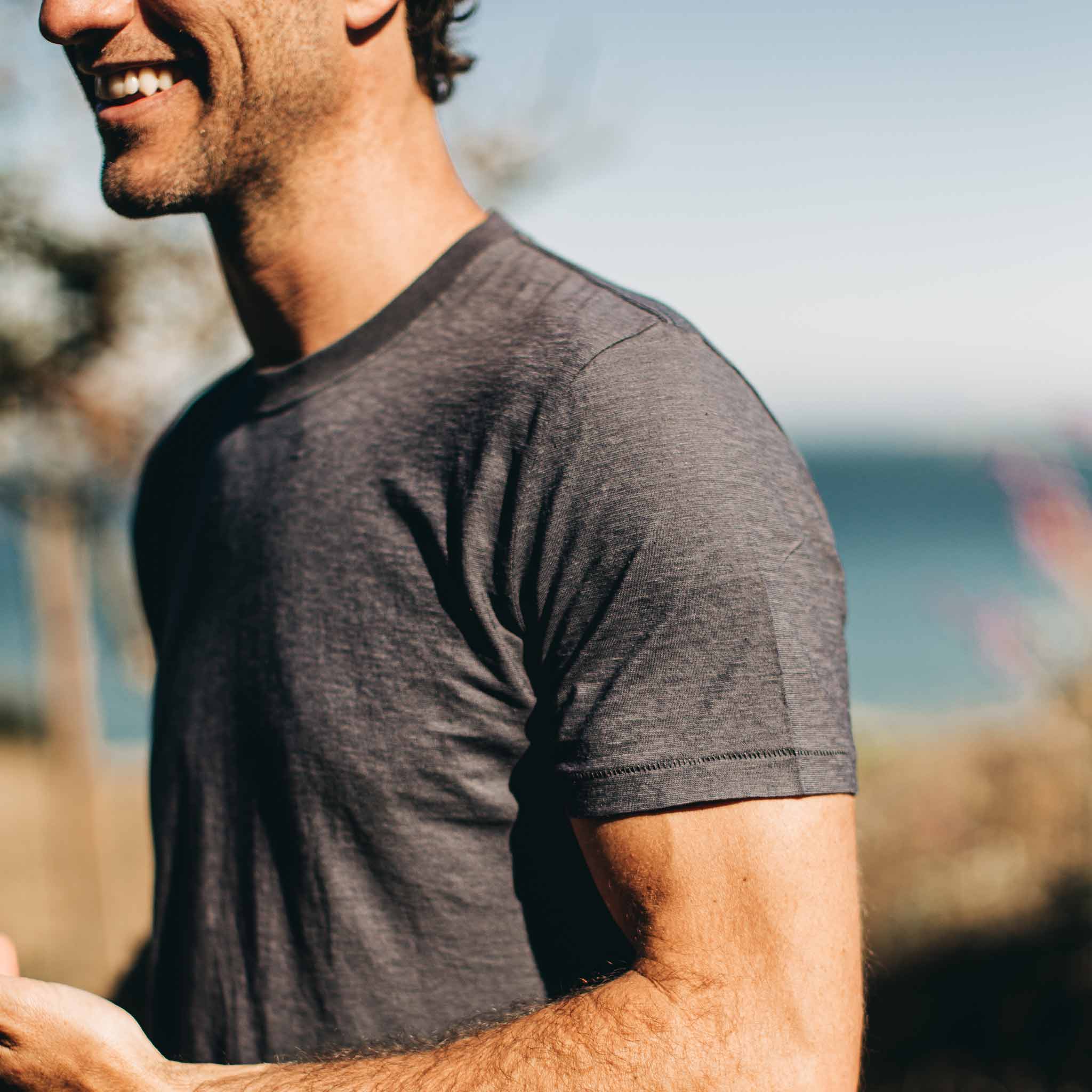 The Cotton Hemp Tee in Navy - Image 4