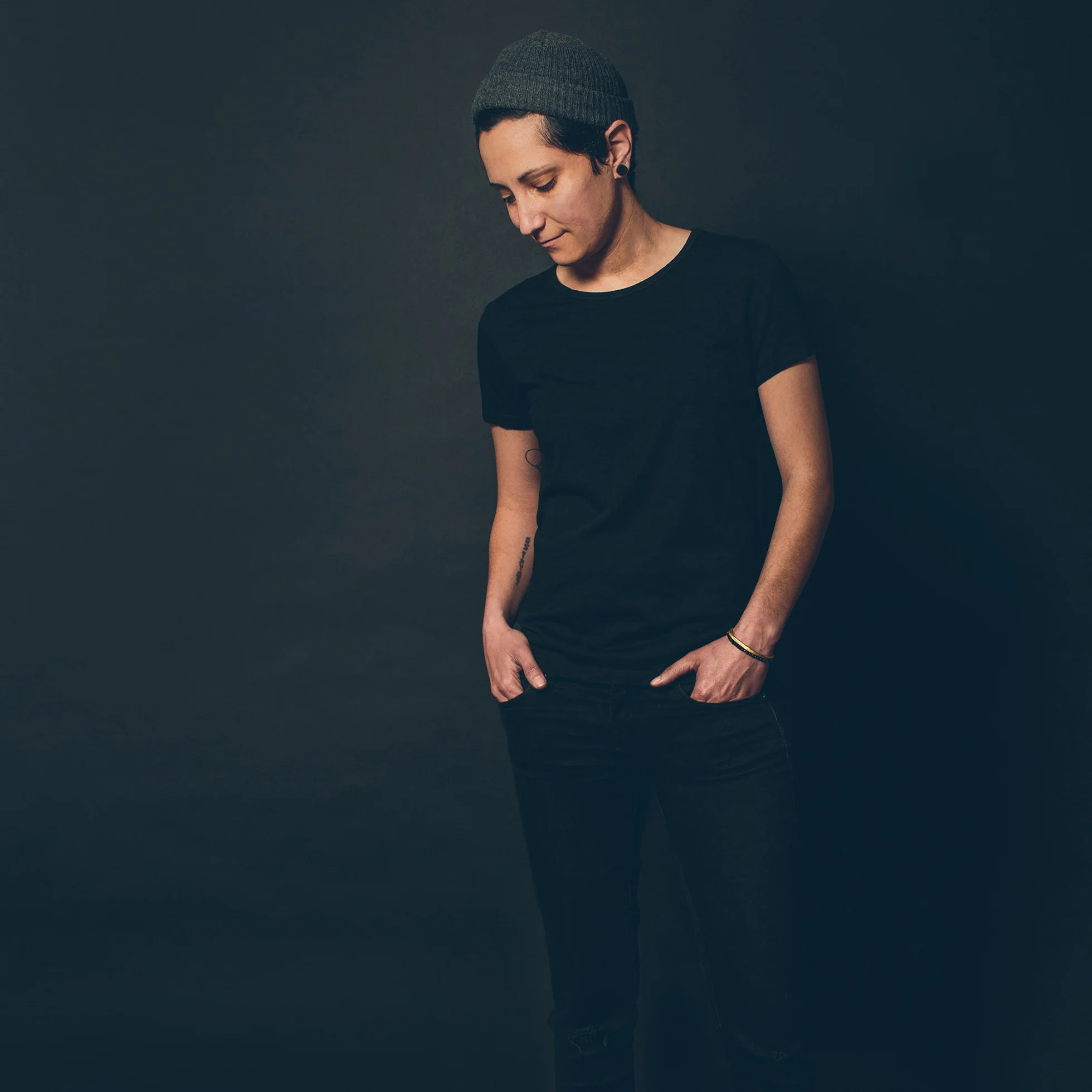 The Elle Crewneck Tee in Noir - Image 3