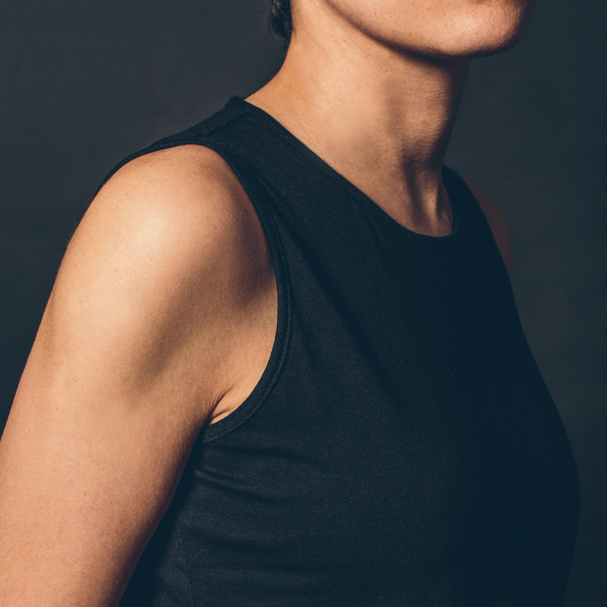 The Elle Tank in Noir - Image 3