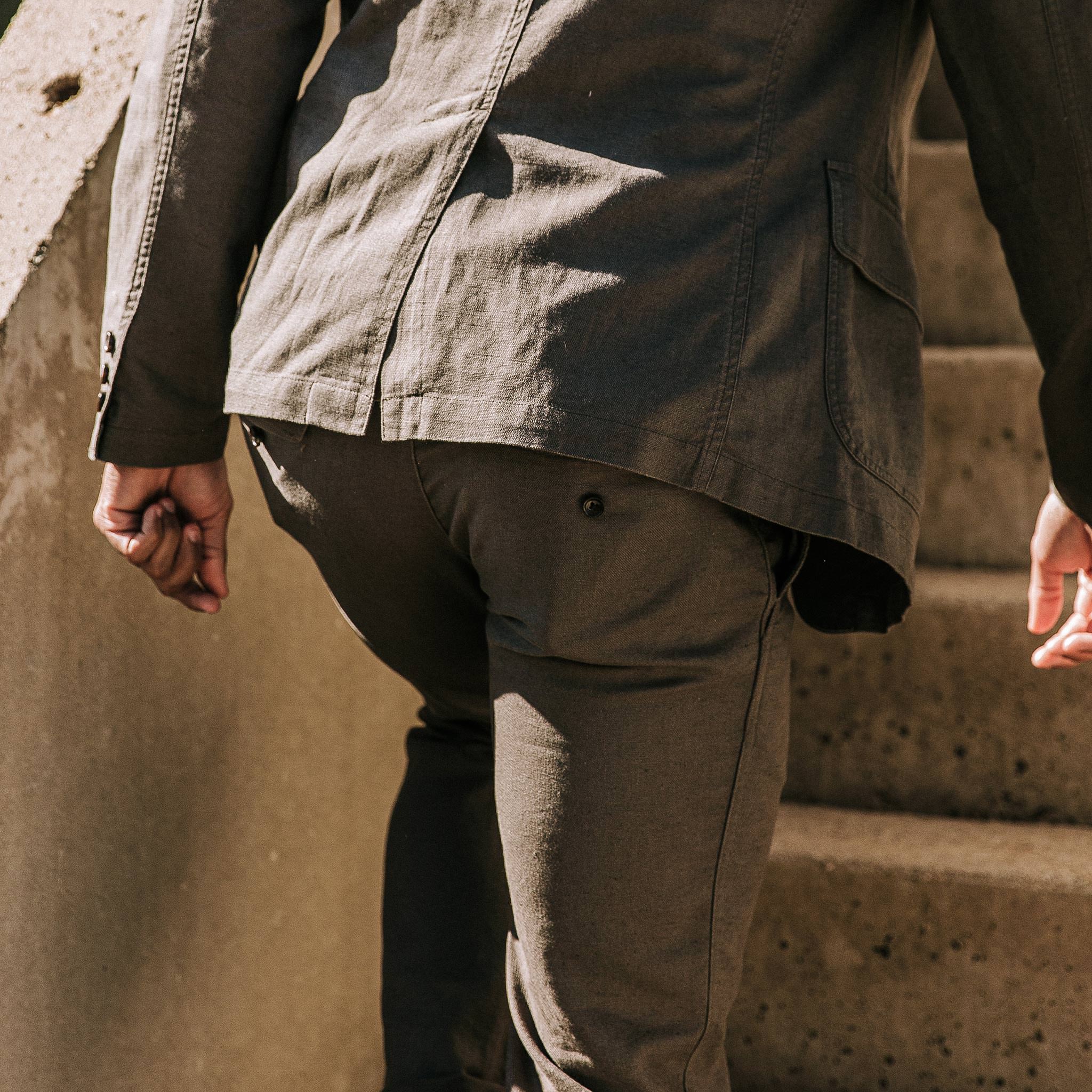 The Gibson Trouser in Gravel - Image 4