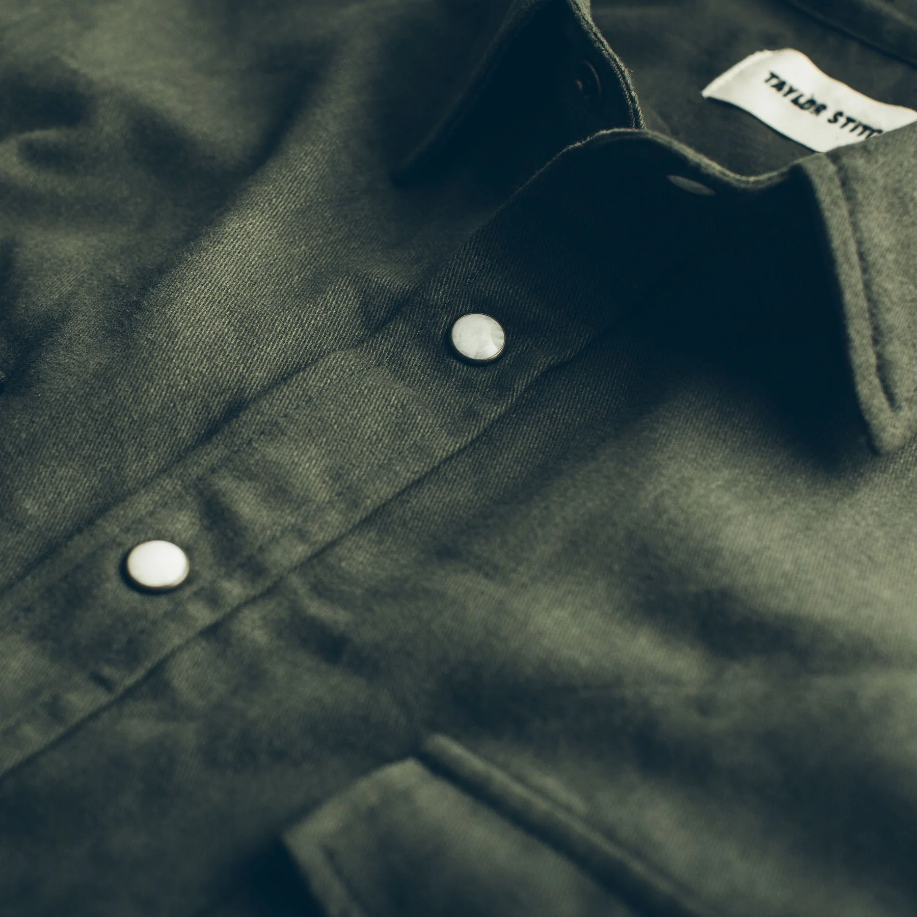 The Glacier Shirt in Olive Twill - Image 3