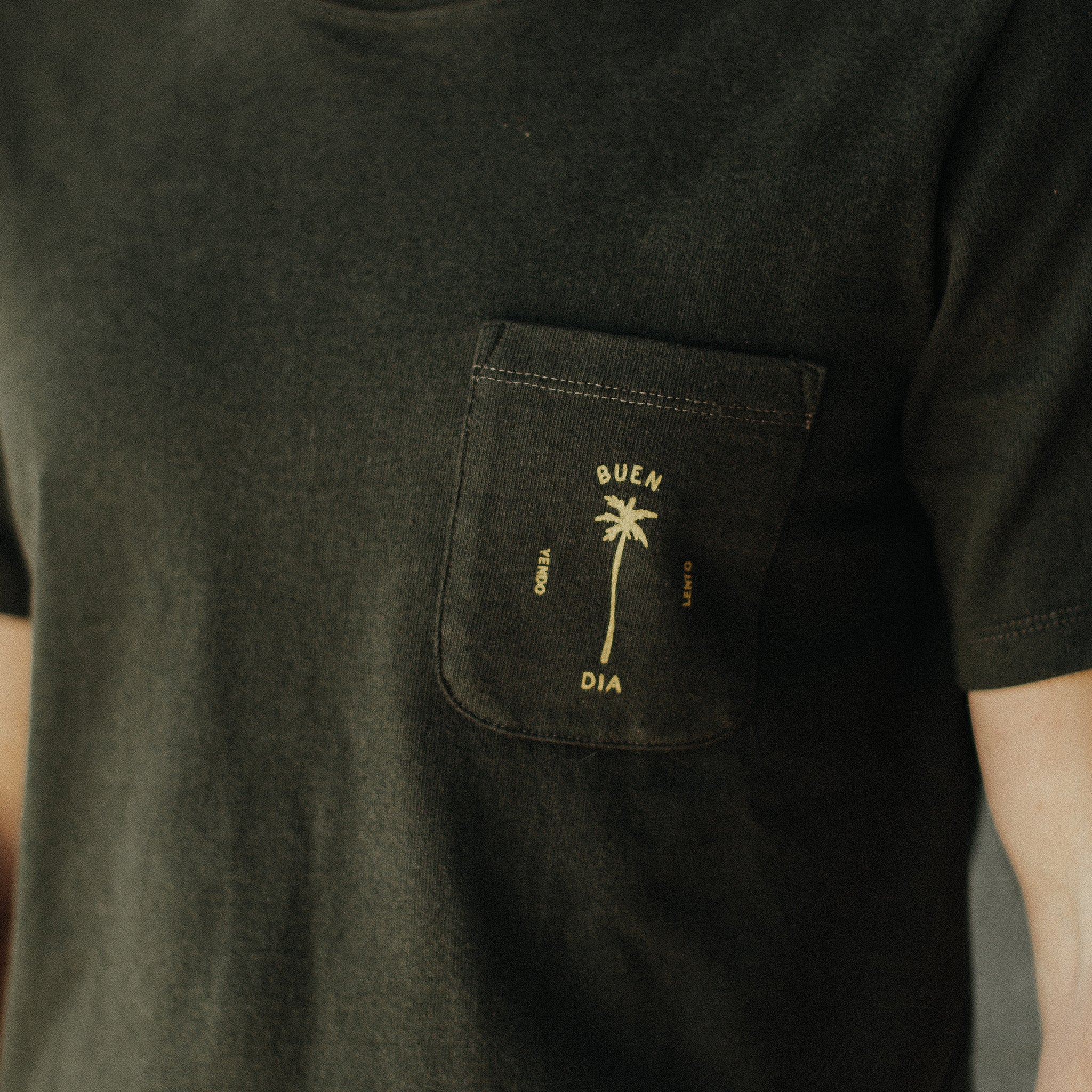 The Heavy Bag Tee in Buen Dia - Image 3