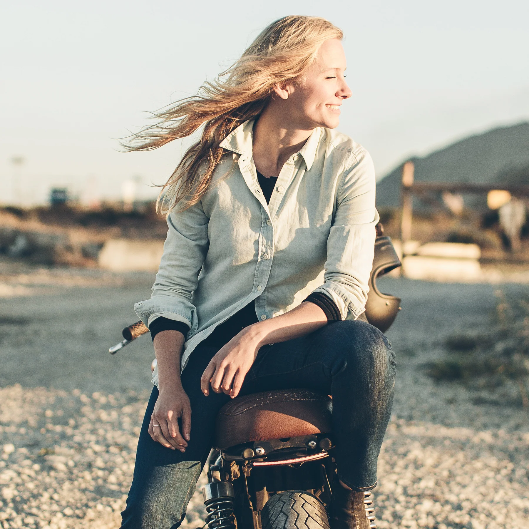 The Katherine in Washed Out Denim - Image 5