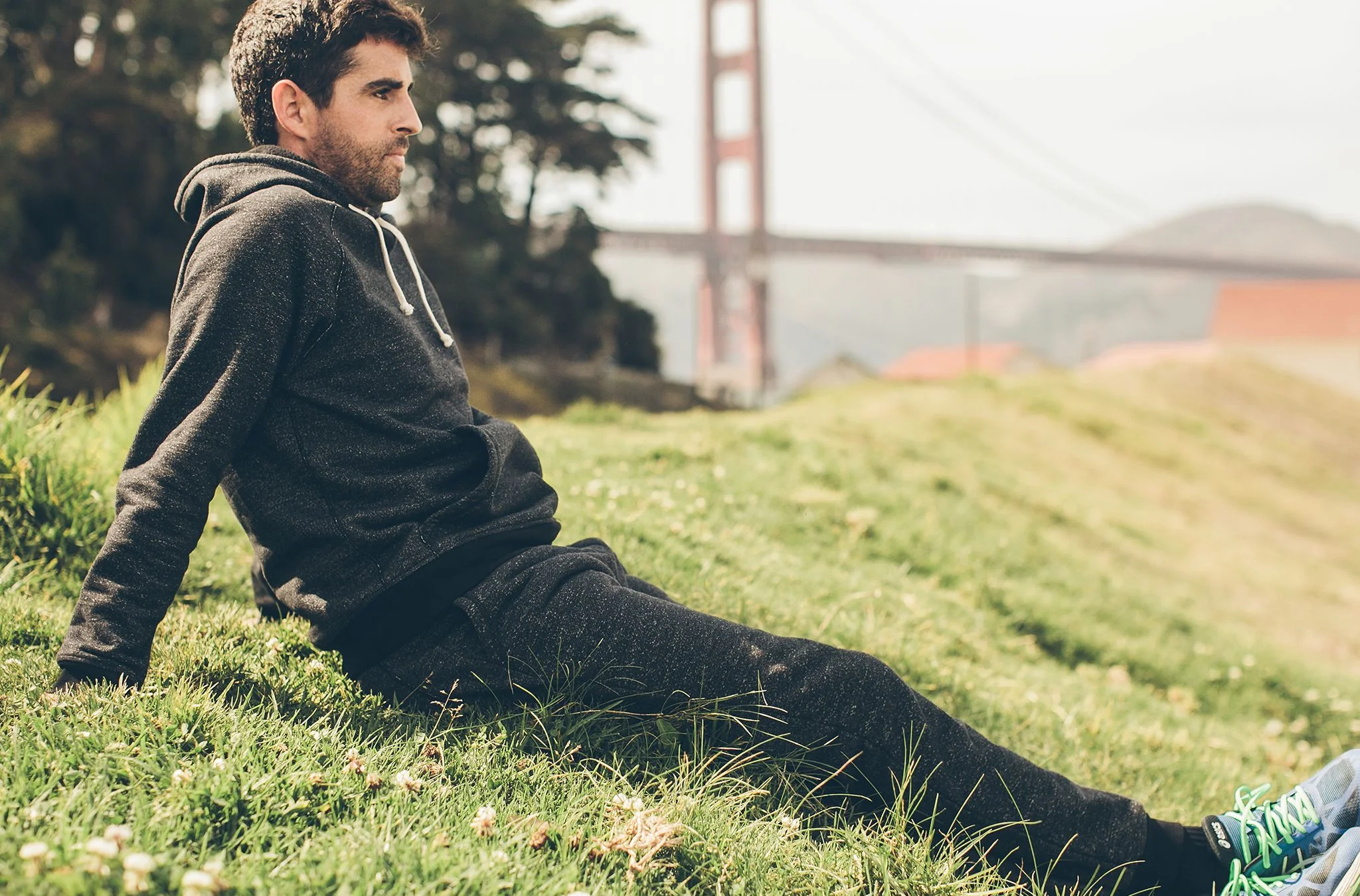 The Men's Apres Sweatpant in Salt and Pepper Fleece - Image 9