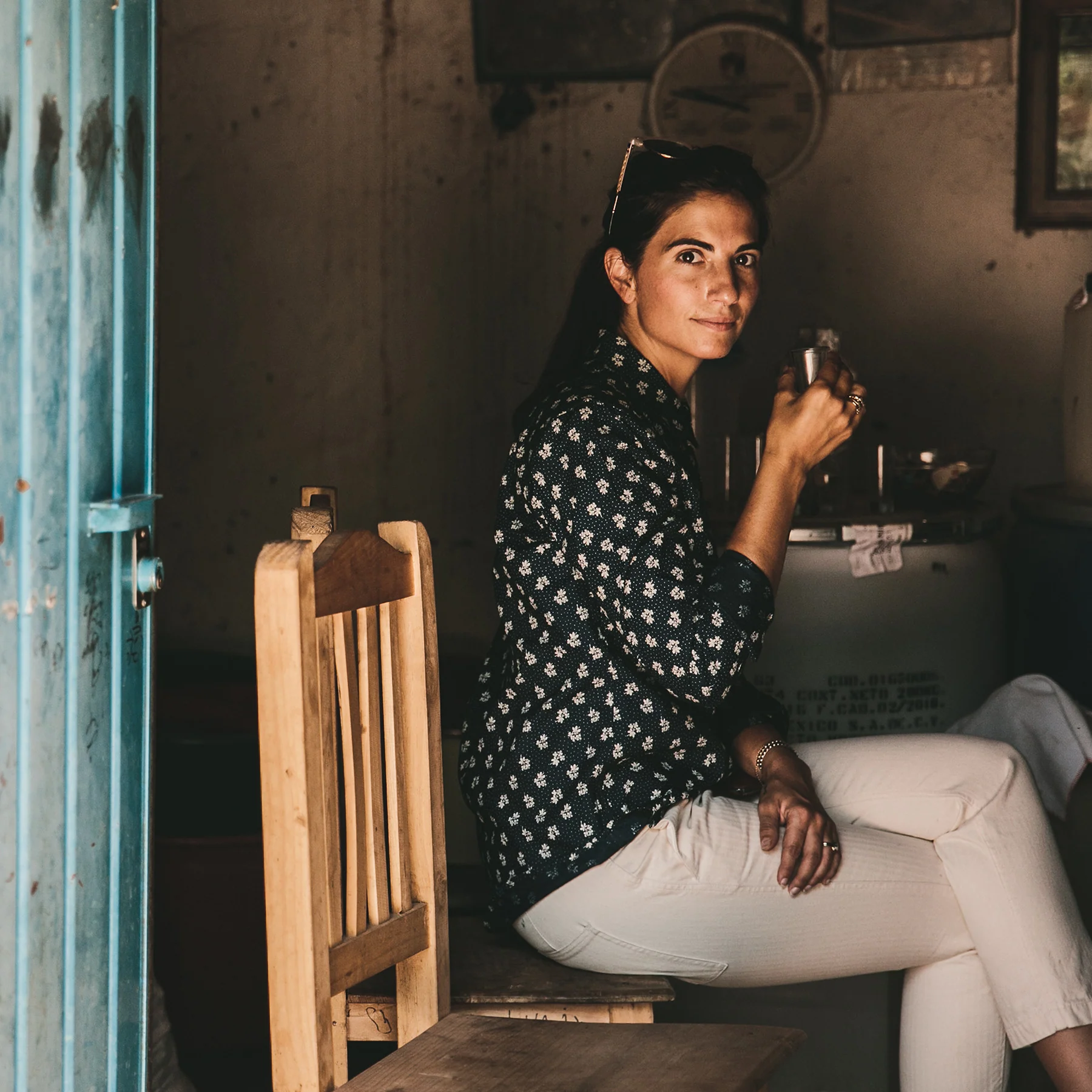 The Michelle Shirt in Indigo Print - Image 4