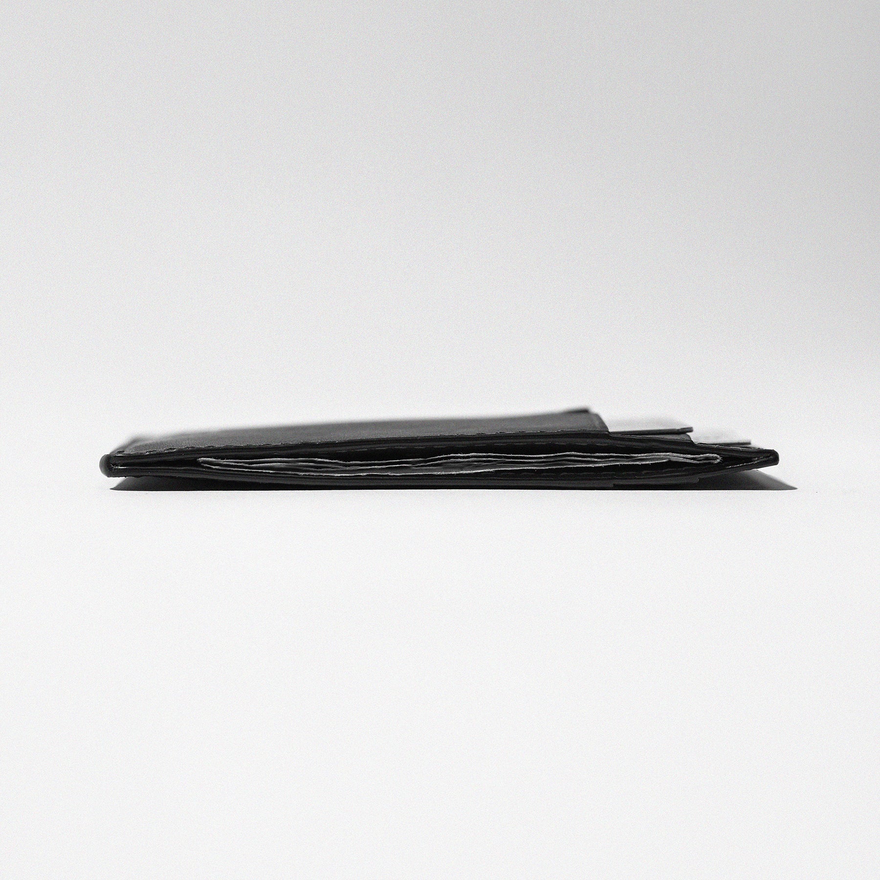 The Minimalist Wallet in Graphite - Image 3