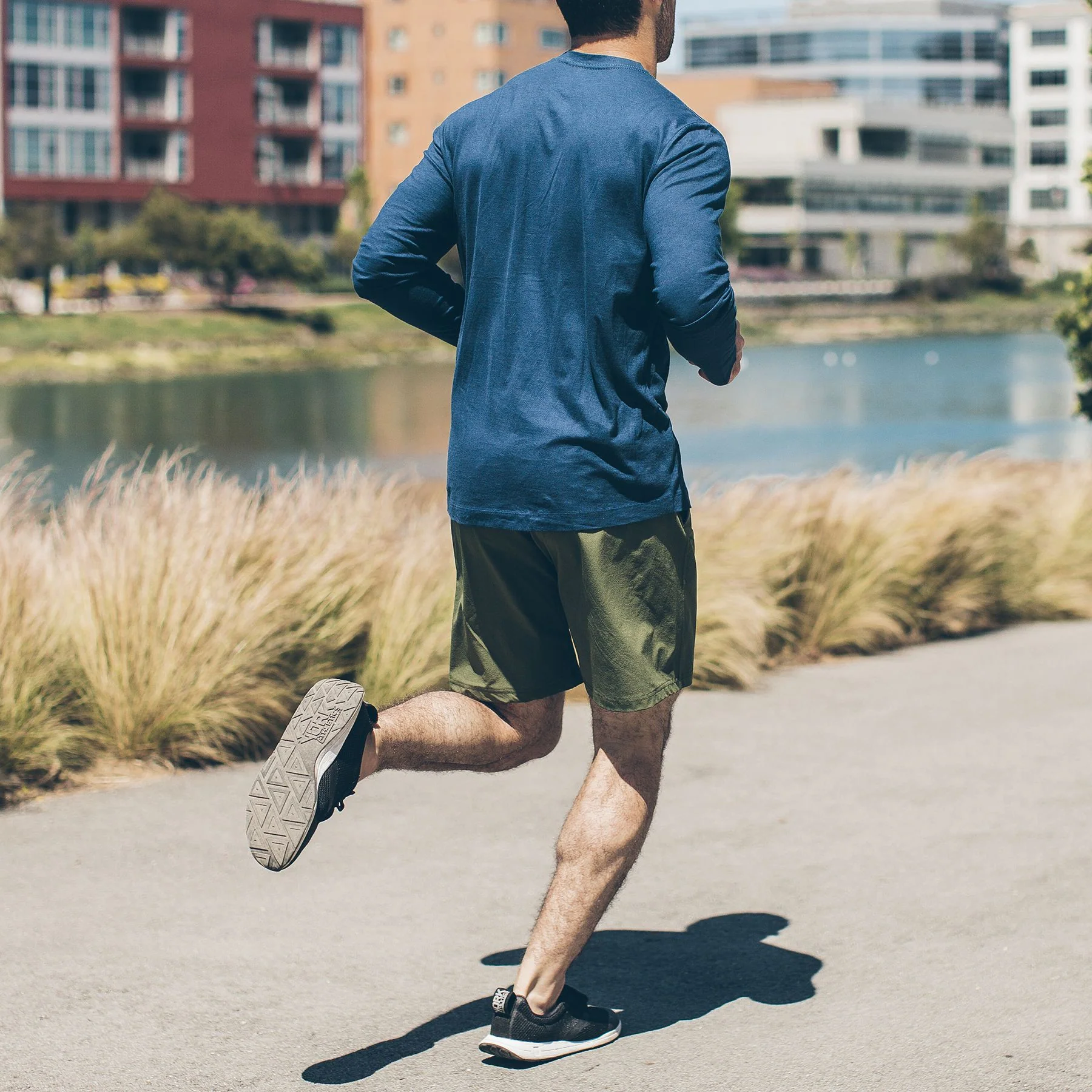 The Myles Everyday Short in Forest - Image 4