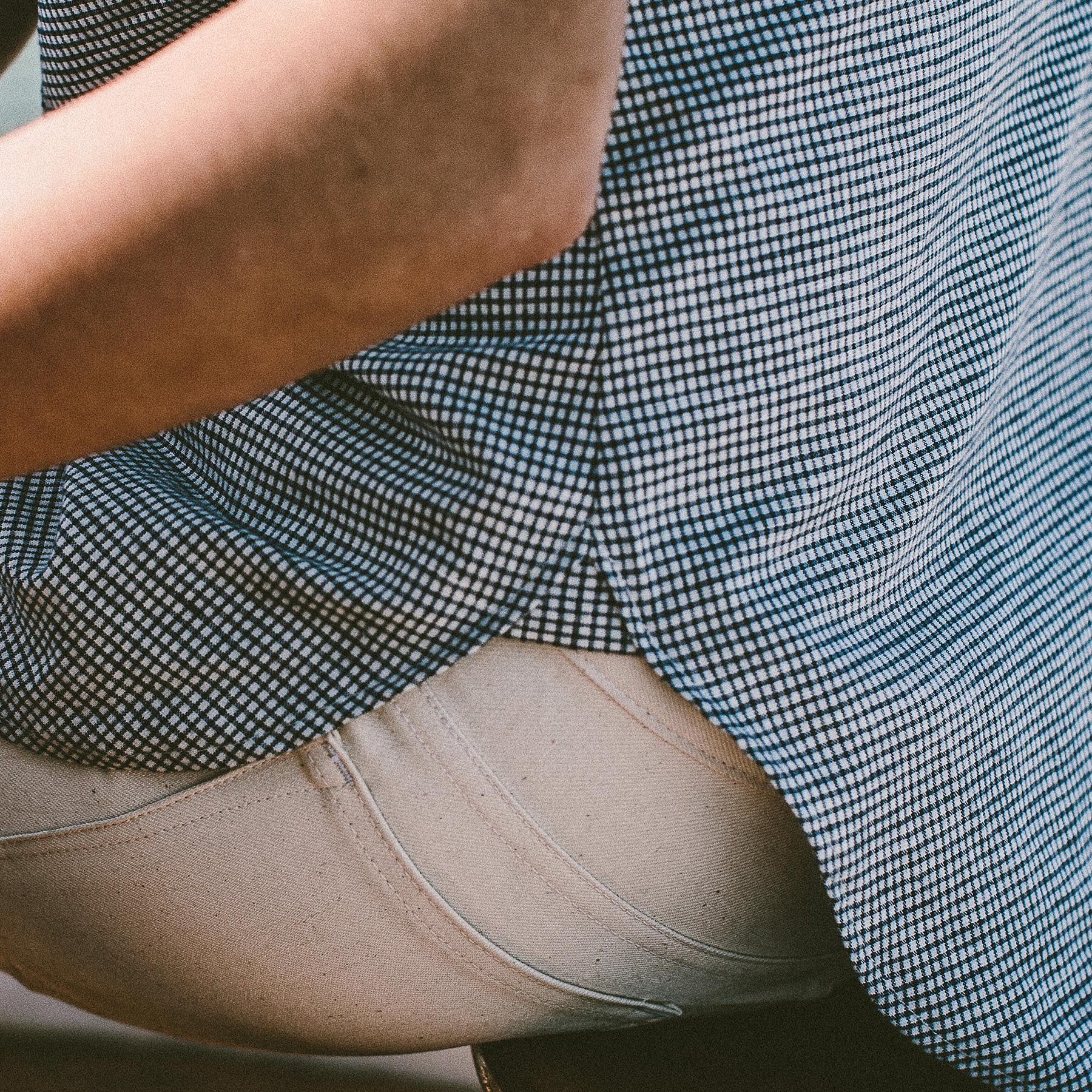 The Reese Popover in Navy Box Check - Image 4
