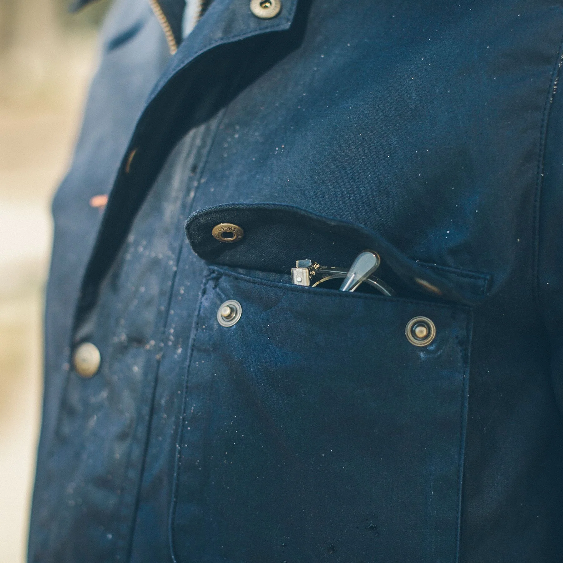The Rover Jacket in Navy Waxed Cotton - Image 3