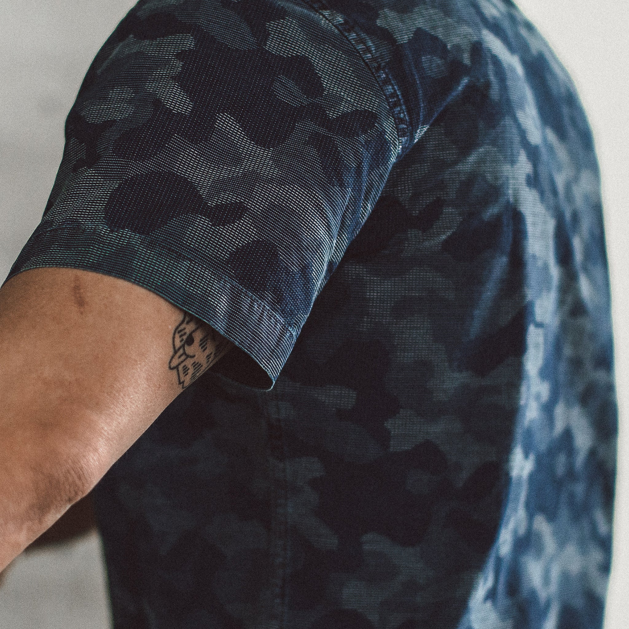 The Short Sleeve Jack in Indigo Jacquard Camo - Image 3