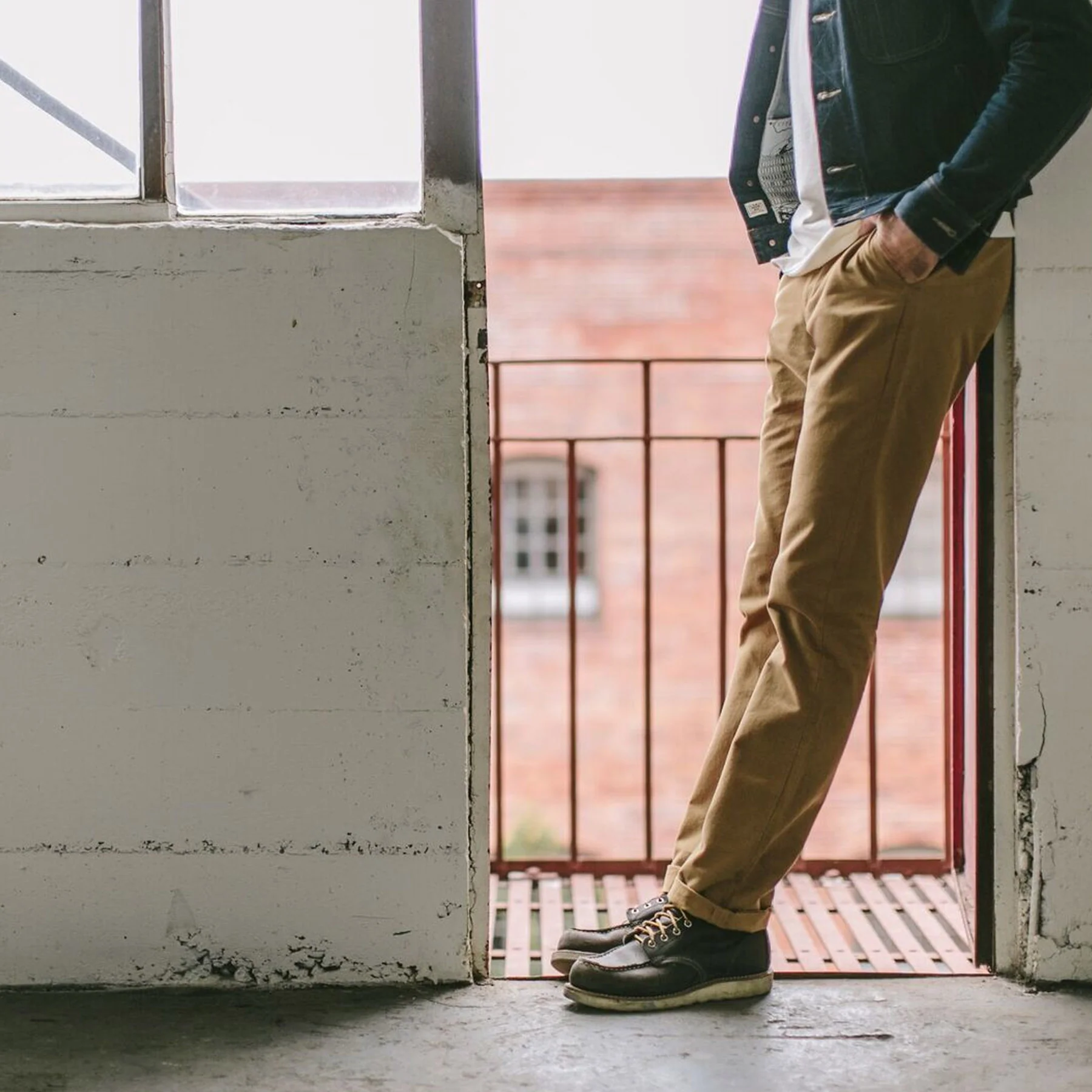 The Slim Chino in British Khaki - Image 5